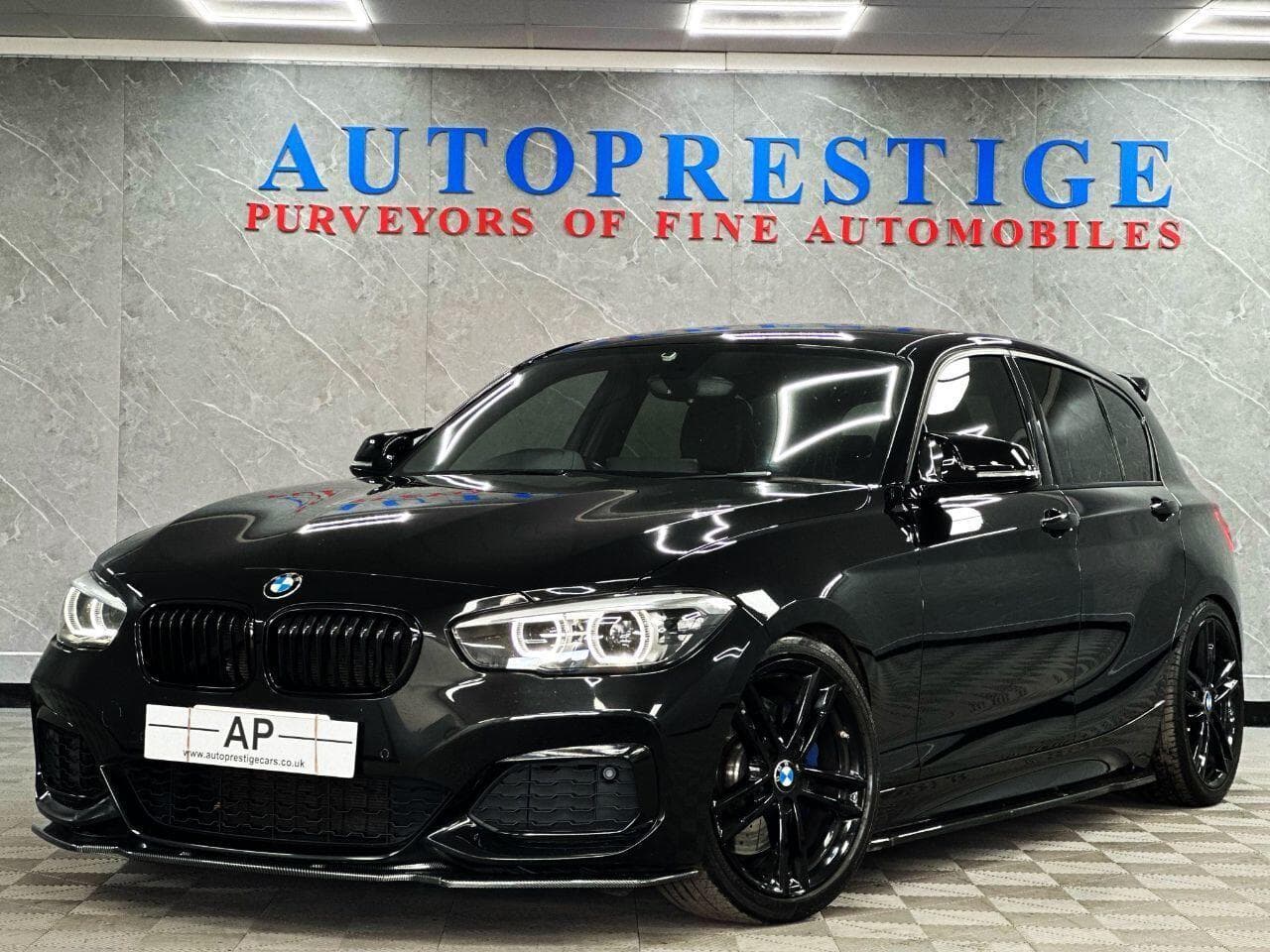 2017 BMW 1 Series - Thumbnail 4