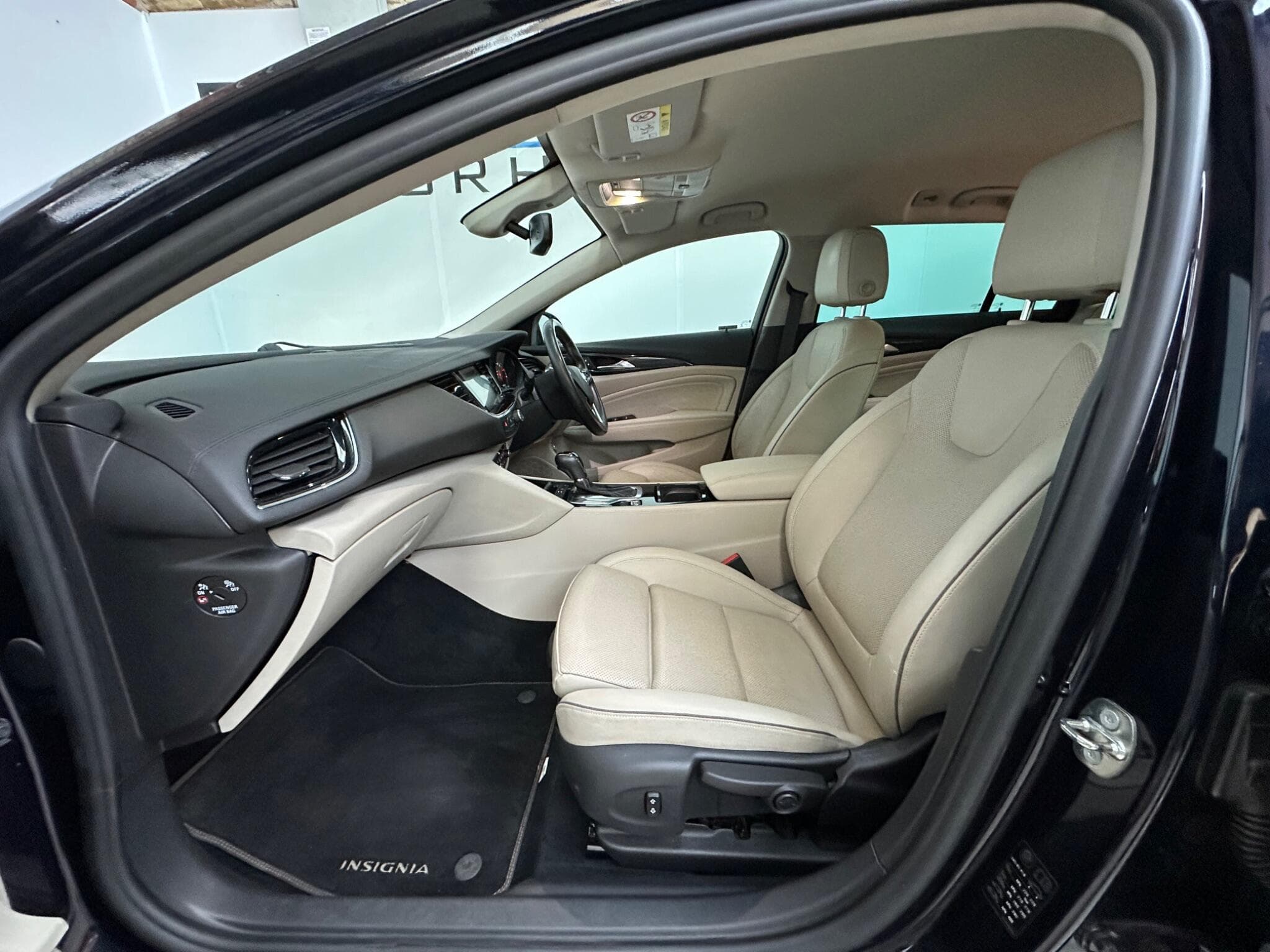 2018 Vauxhall Insignia - Thumbnail 10