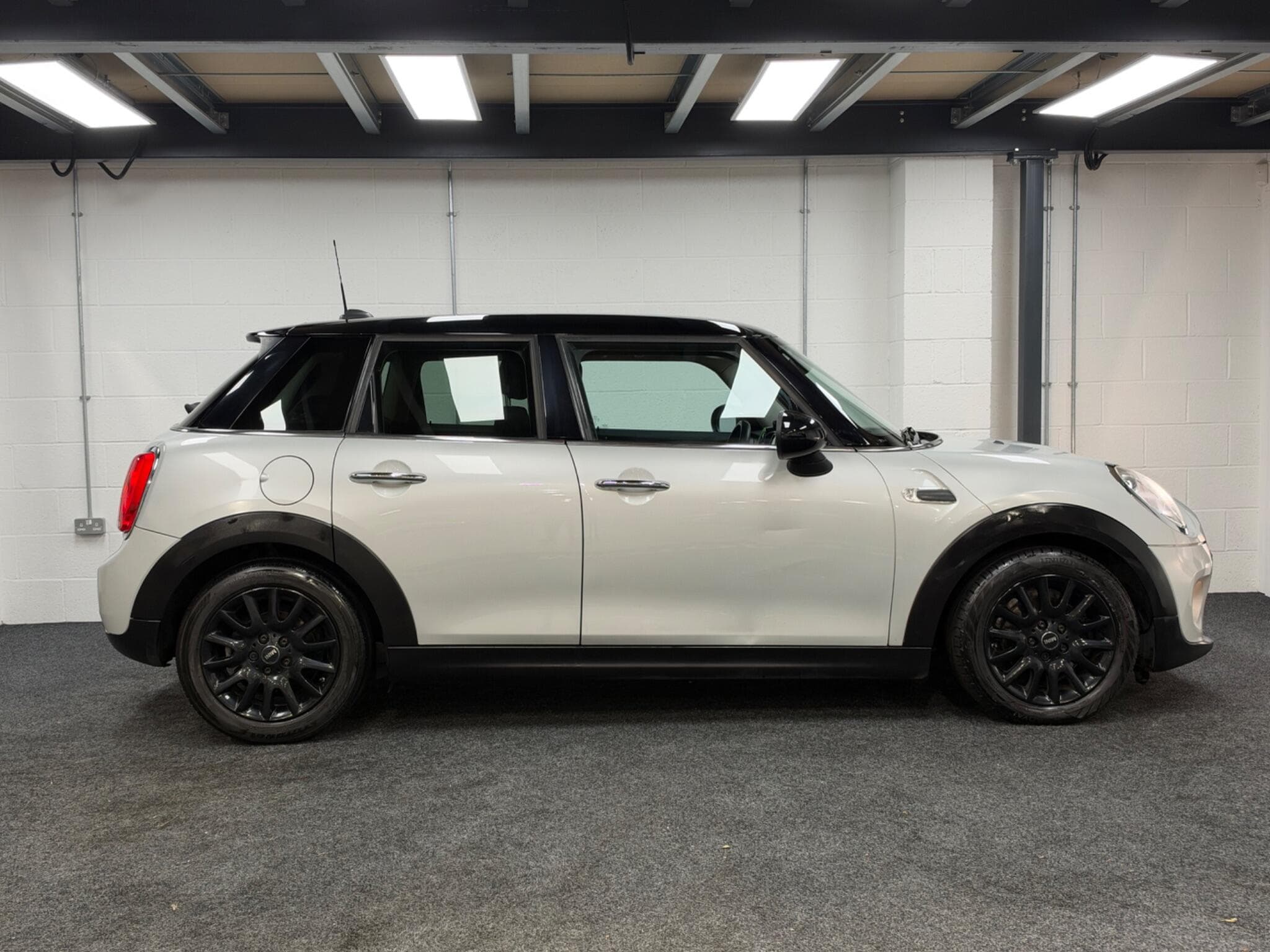 2015 MINI Hatch - Thumbnail 9