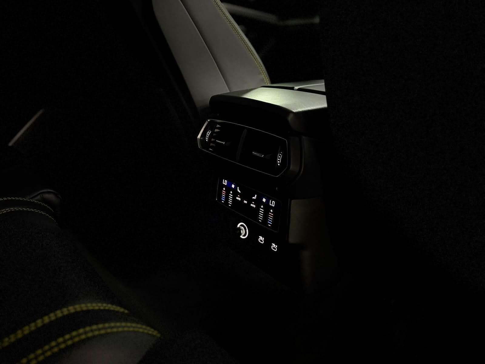 2022 Lamborghini Urus - Thumbnail 51