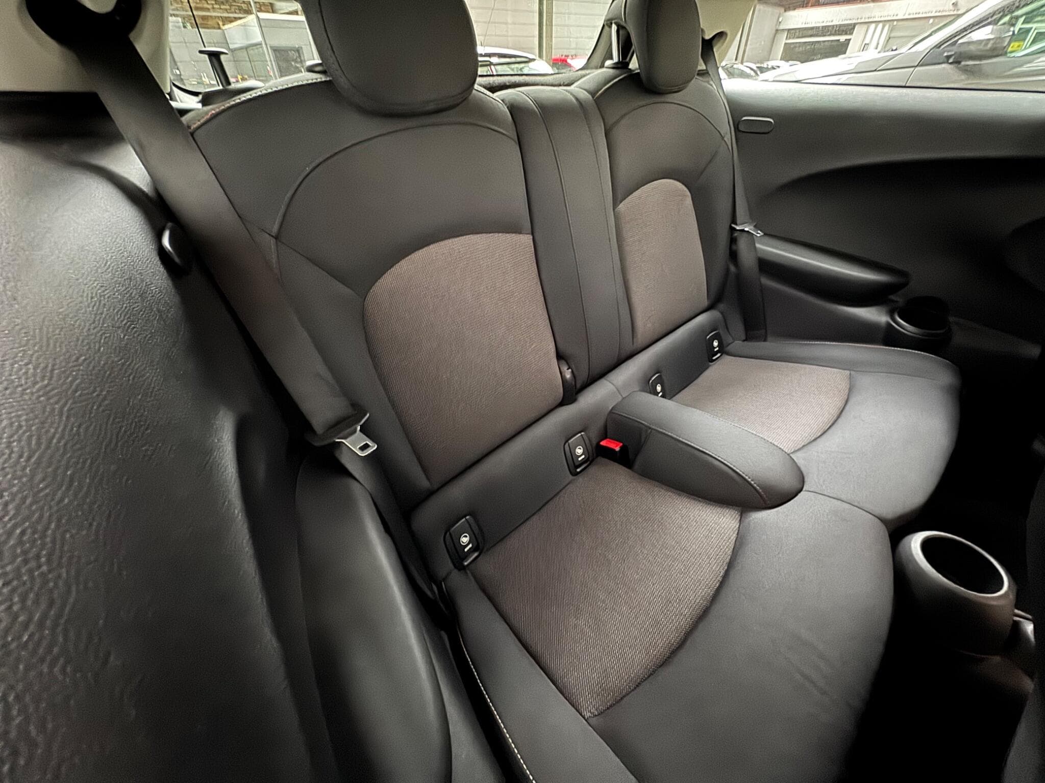 2015 MINI Hatch - Thumbnail 12