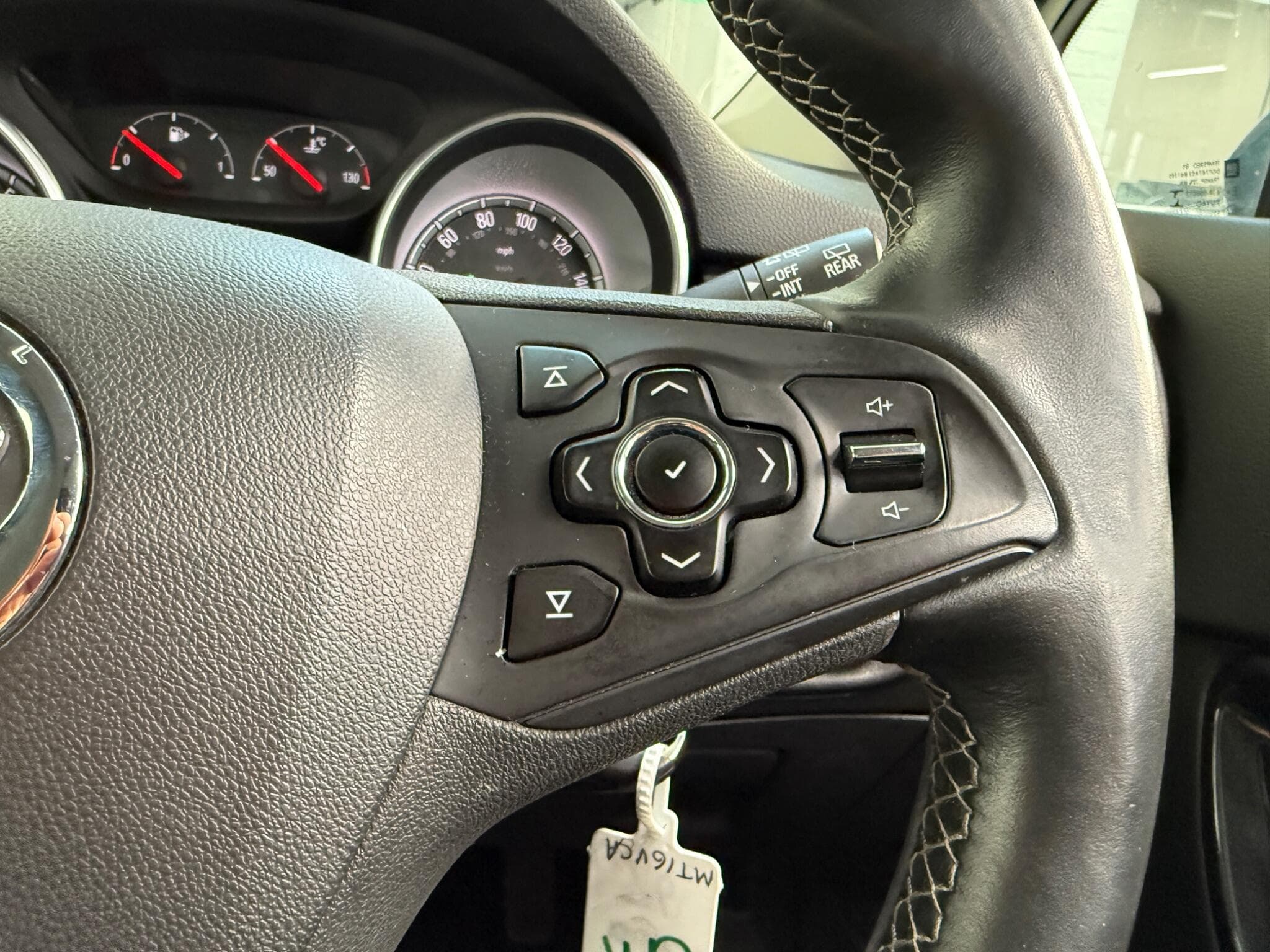2016 Vauxhall Astra - Thumbnail 21