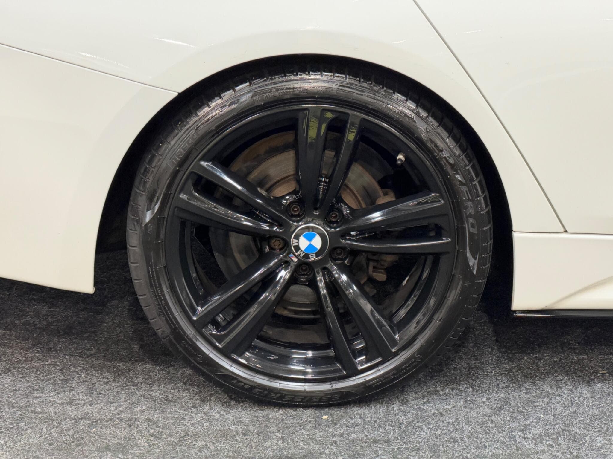 2017 BMW 3 Series - Thumbnail 31
