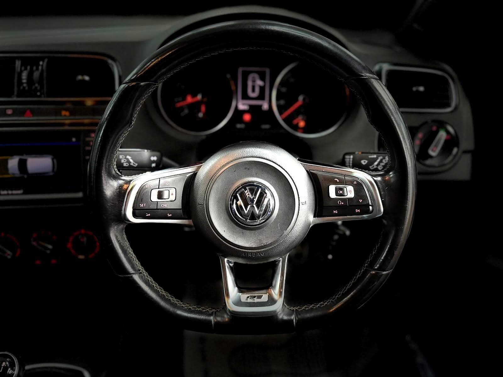 2016 Volkswagen Polo - Thumbnail 30