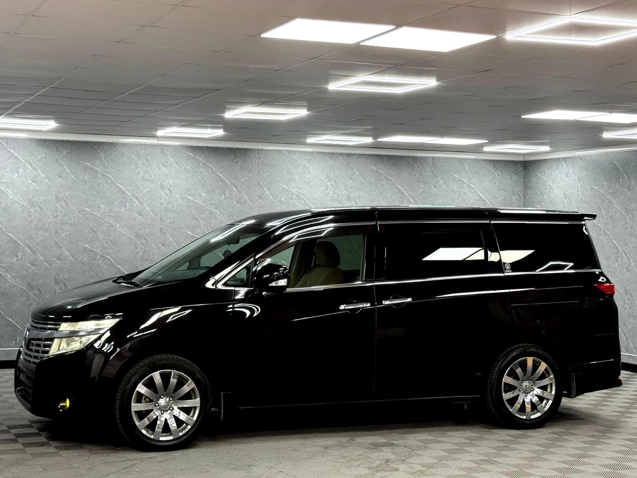 2011 Nissan Elgrand - Thumbnail 11