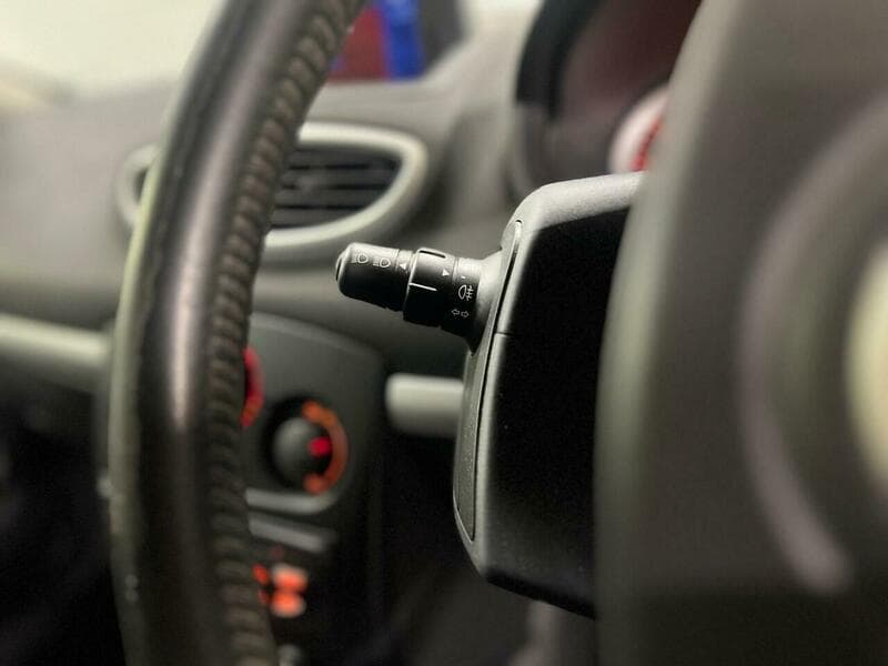2011 Renault Clio - Thumbnail 24