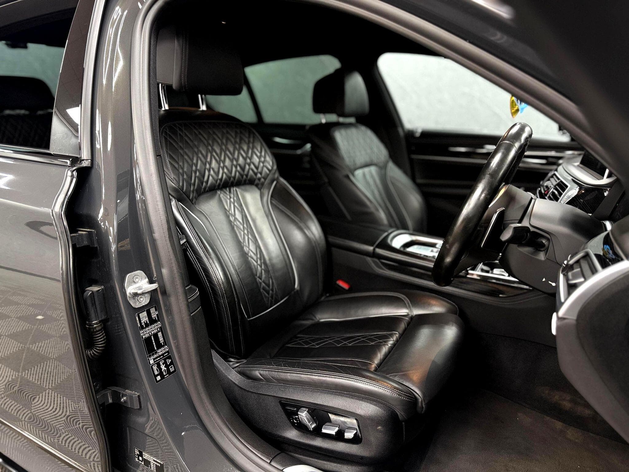 2019 BMW 7 Series - Thumbnail 55