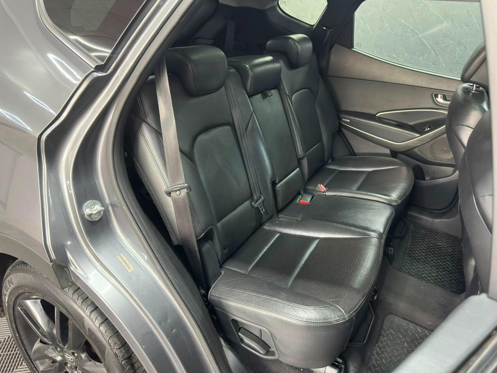 2013 Hyundai Santa Fe - Thumbnail 27