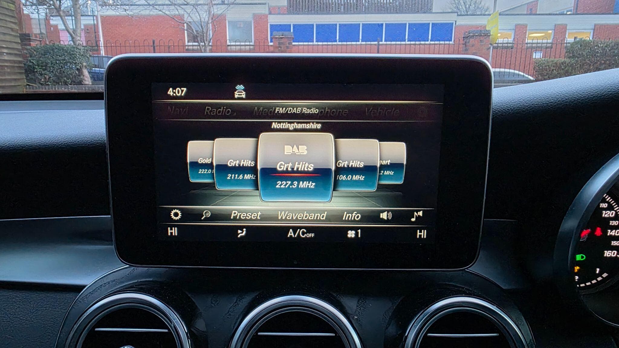 2018 Mercedes-Benz GLC - Thumbnail 22