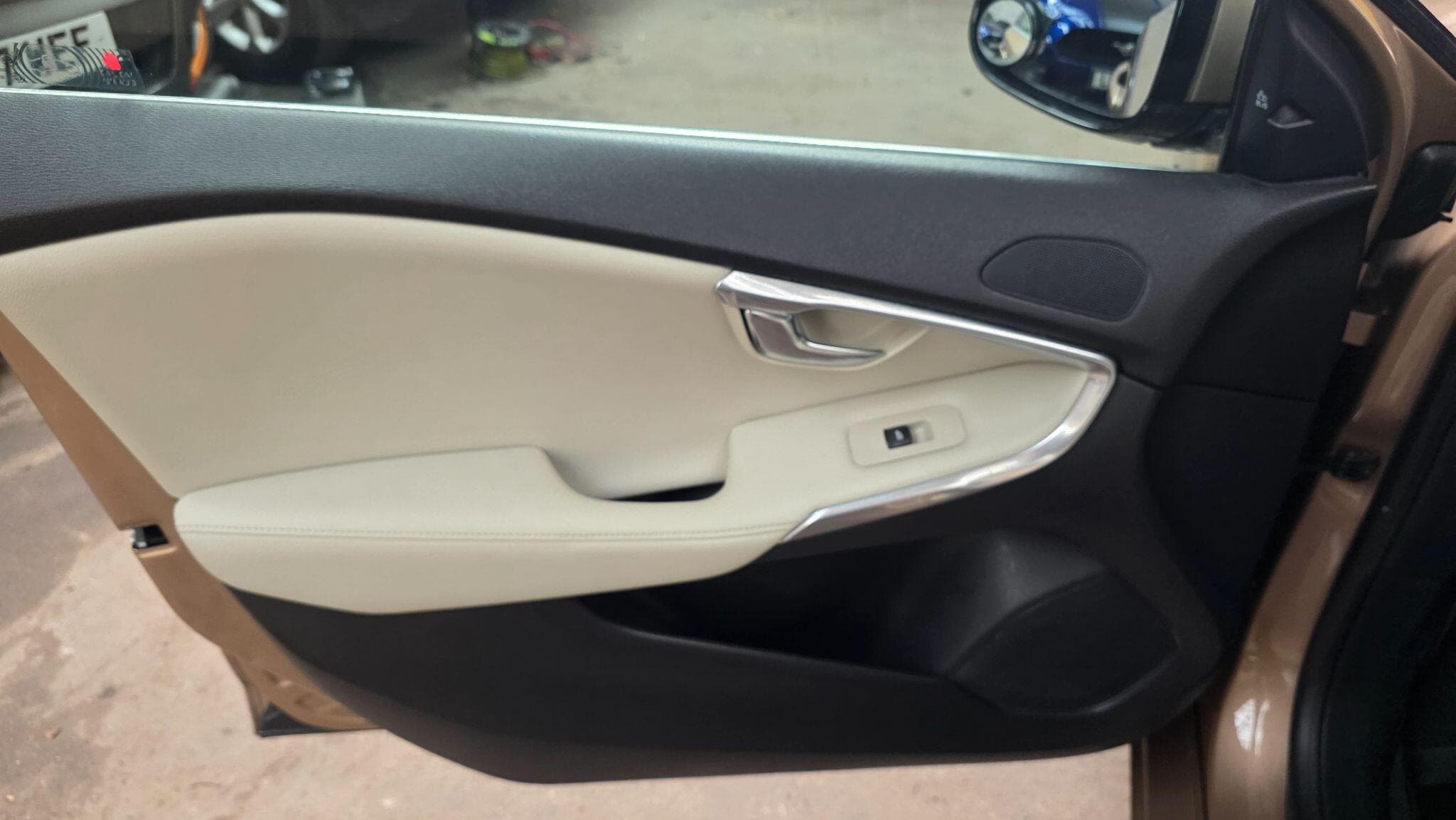 2013 Volvo V40 - Thumbnail 17
