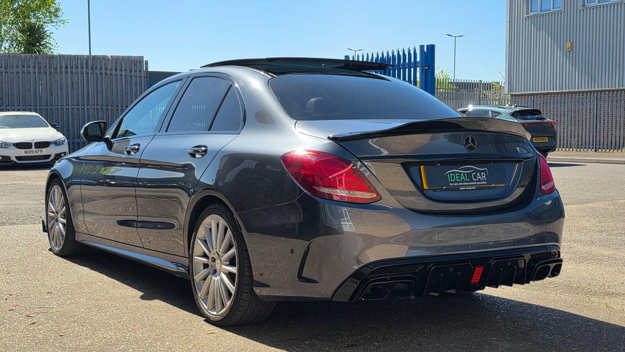 2016 Mercedes-Benz C Class - Thumbnail 3