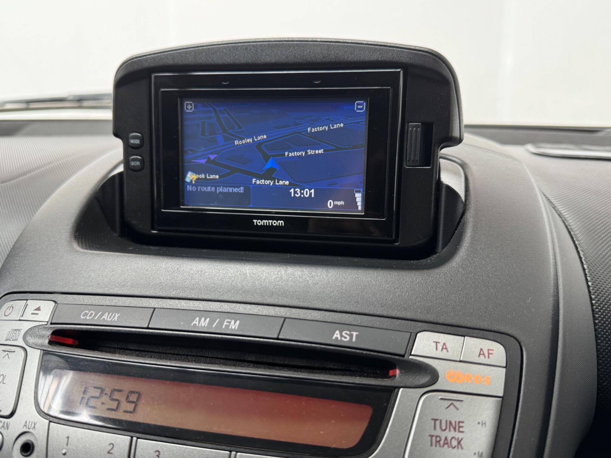 2011 Toyota AYGO - Thumbnail 13