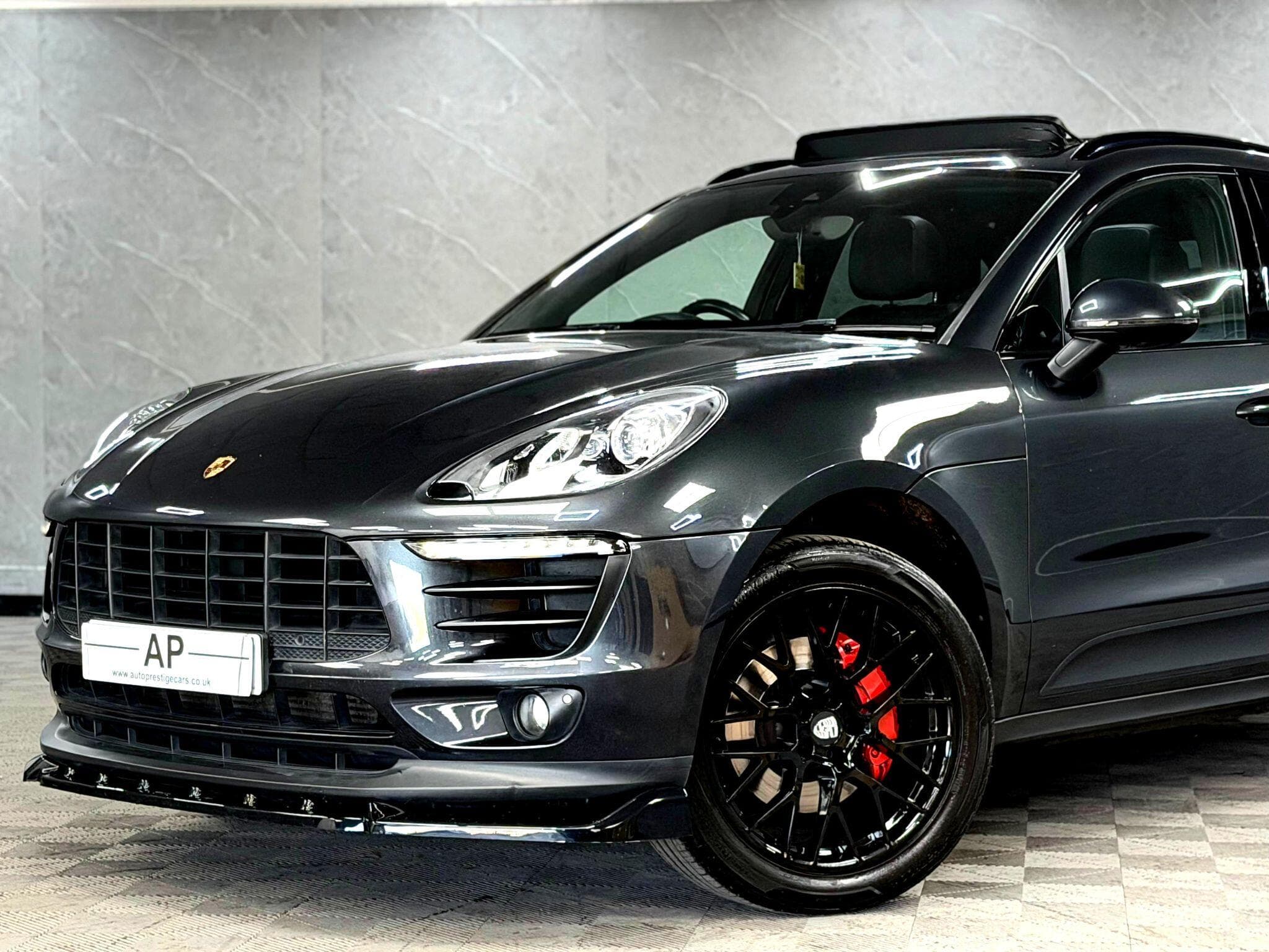 2016 Porsche Macan - Thumbnail 6