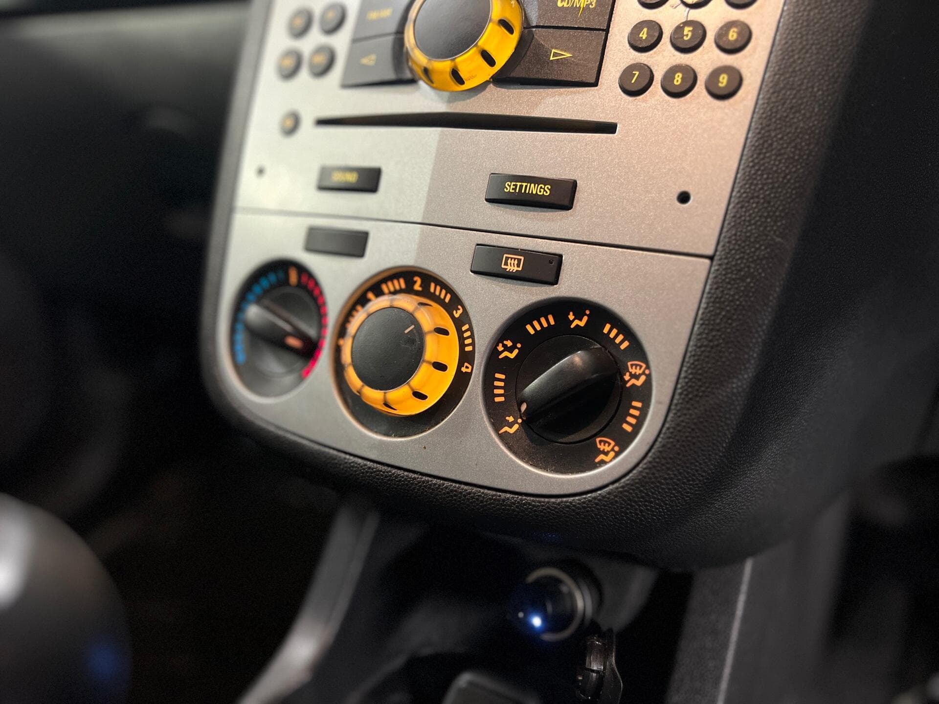 2012 Vauxhall Corsa - Thumbnail 31