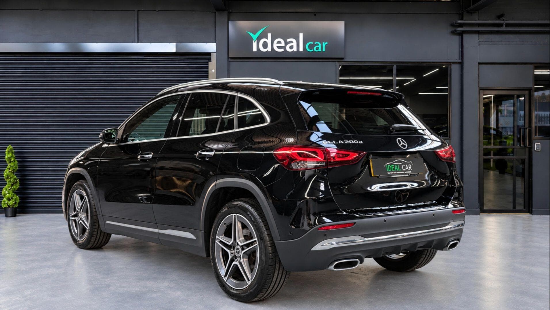 2022 Mercedes-Benz GLA - Thumbnail 2