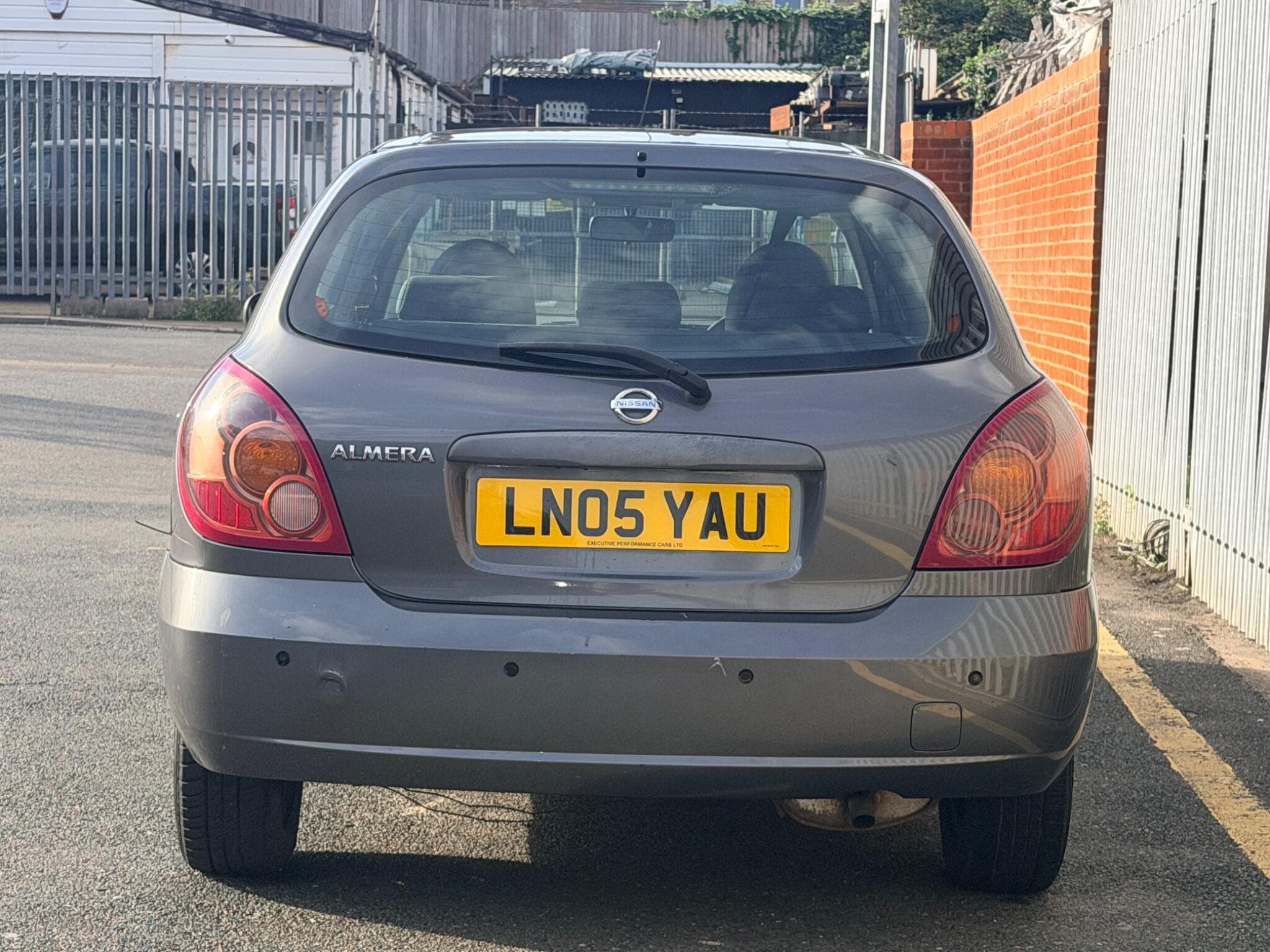 2005 Nissan Almera - Thumbnail 11
