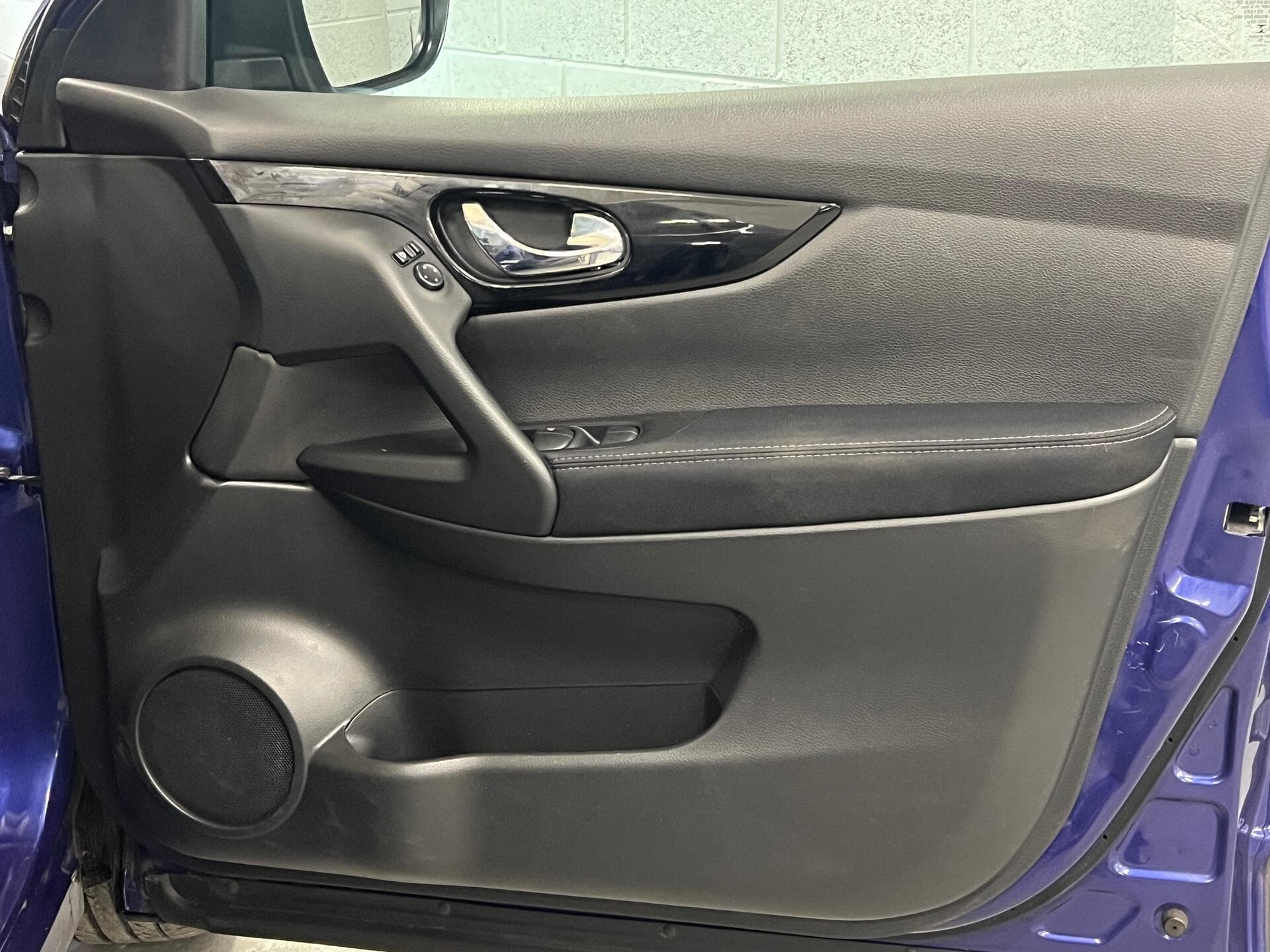 2015 Nissan Qashqai - Thumbnail 25