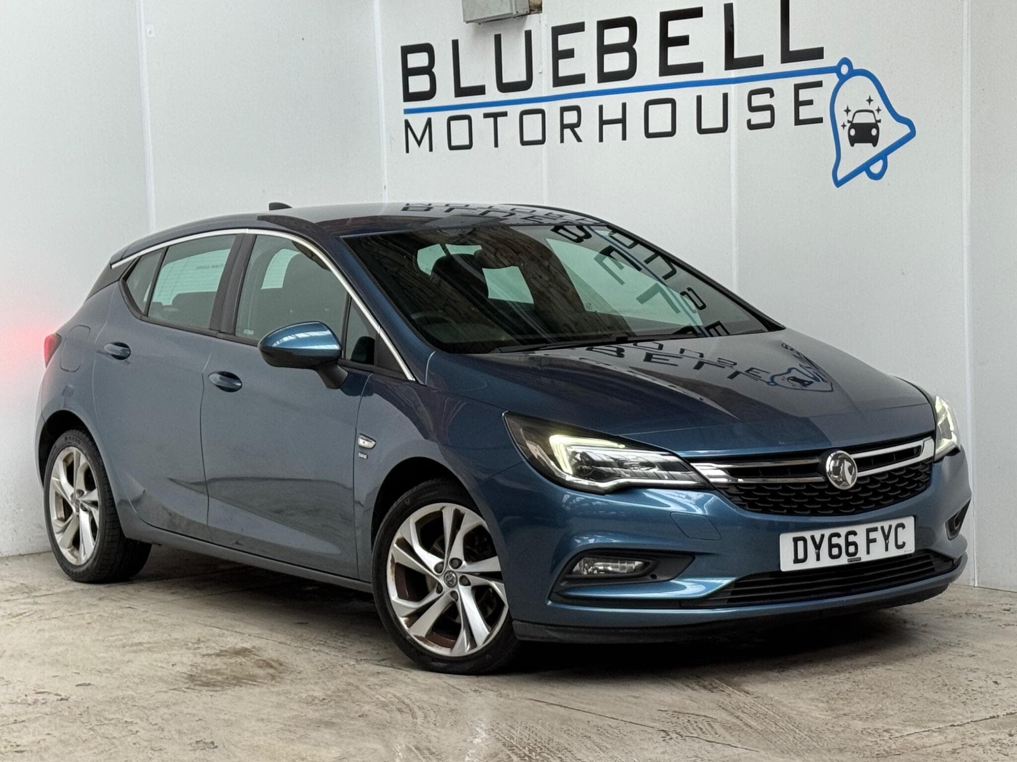 2016 Vauxhall Astra - Main