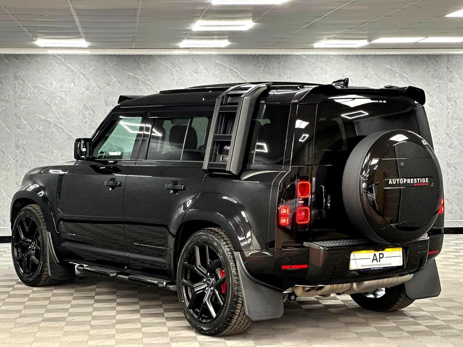 2025 Land Rover Defender 110 - Thumbnail 20