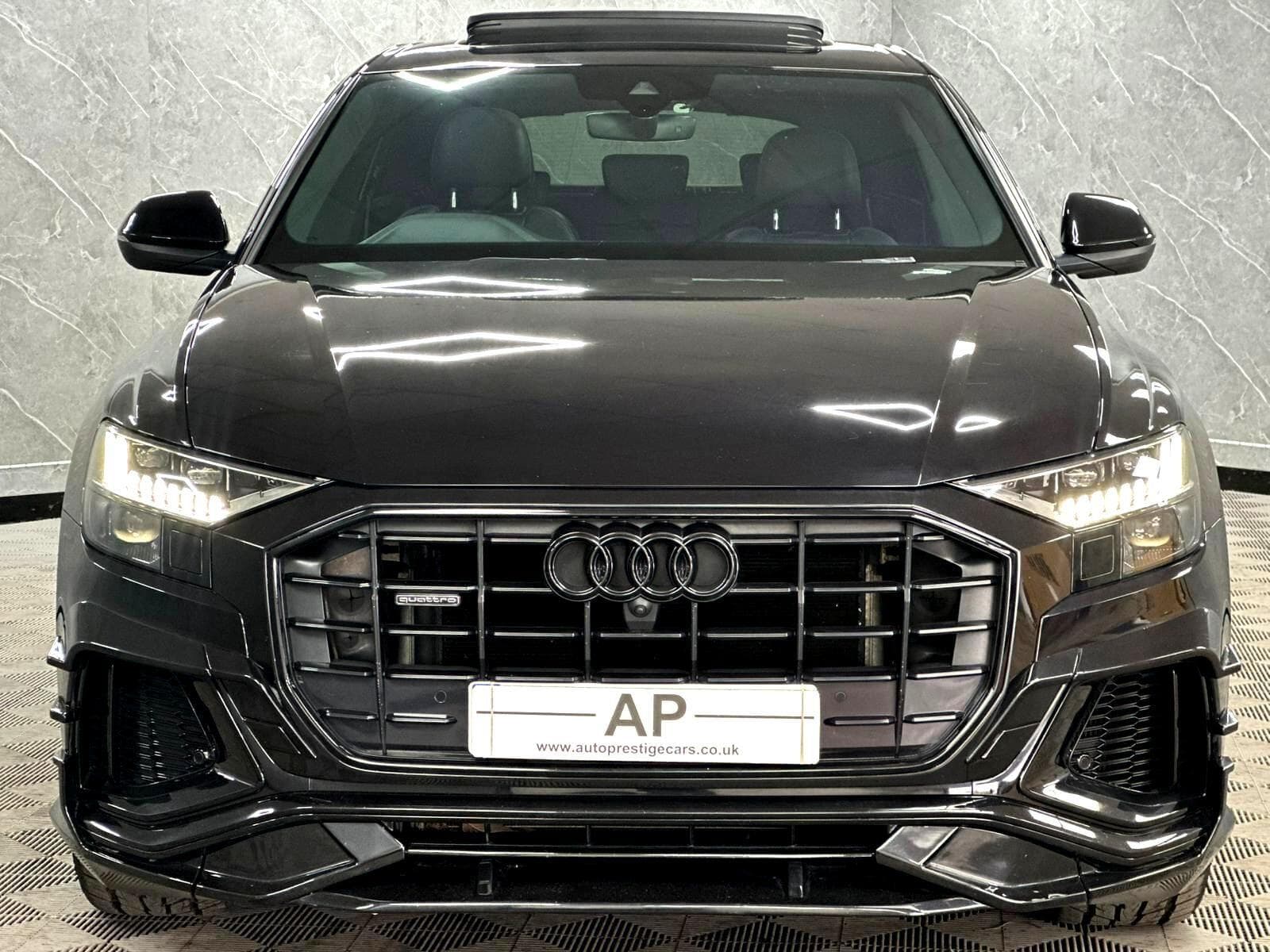 2019 Audi Q8 - Thumbnail 3