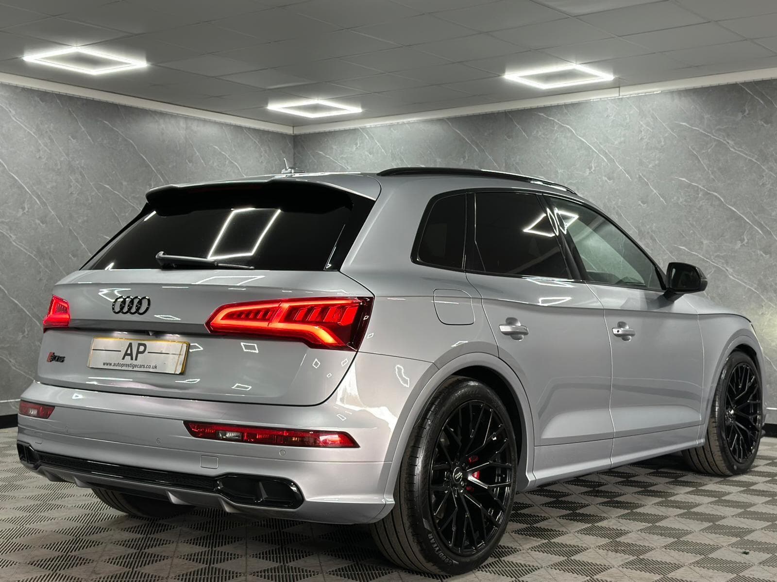2017 Audi SQ5 - Thumbnail 42