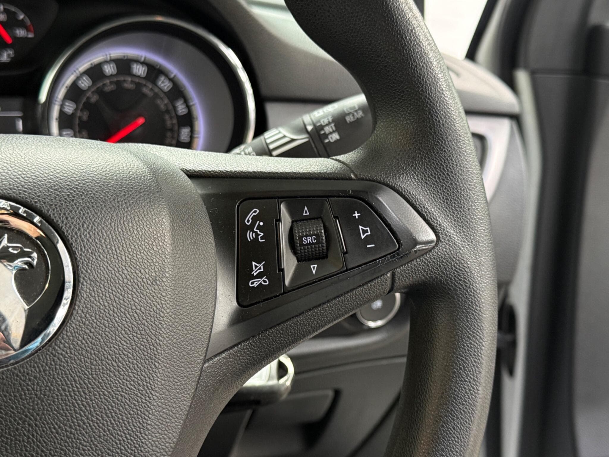 2016 Vauxhall Astra - Thumbnail 20