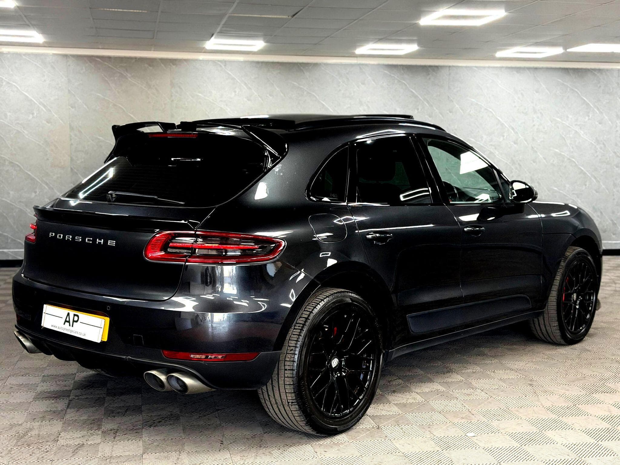 2016 Porsche Macan - Thumbnail 22