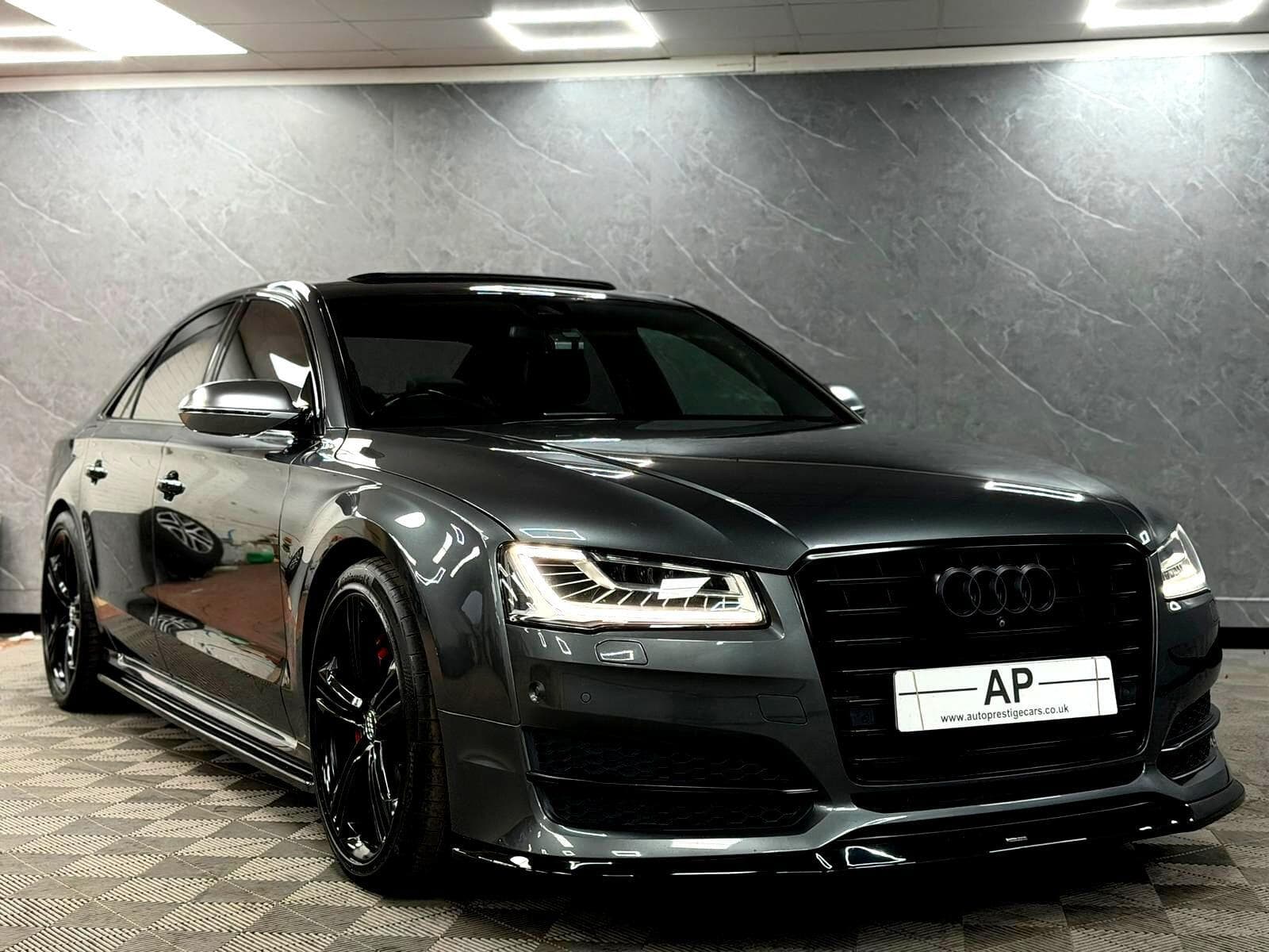 2015 Audi S8 - Thumbnail 8