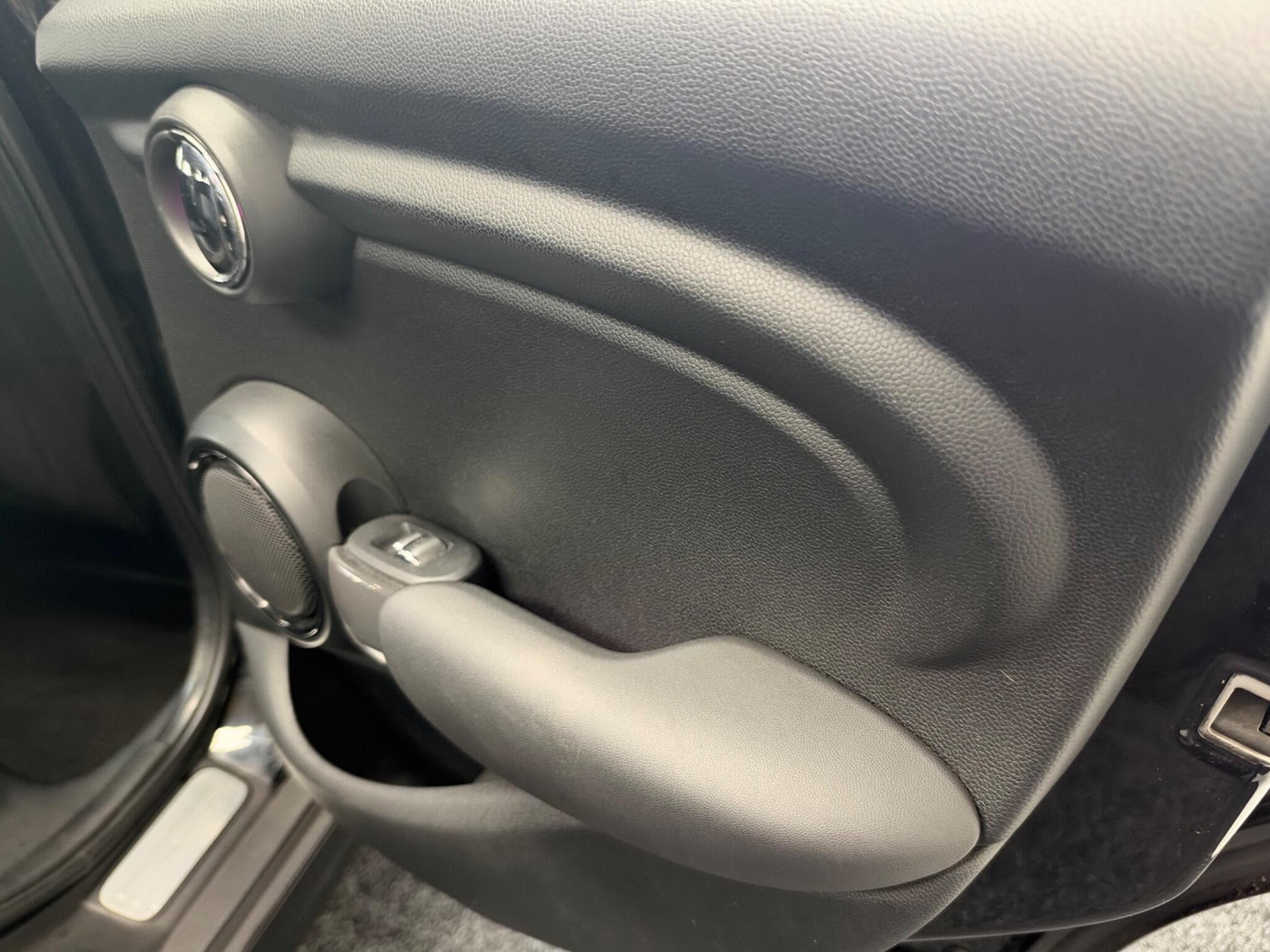 2016 MINI Hatch - Thumbnail 30