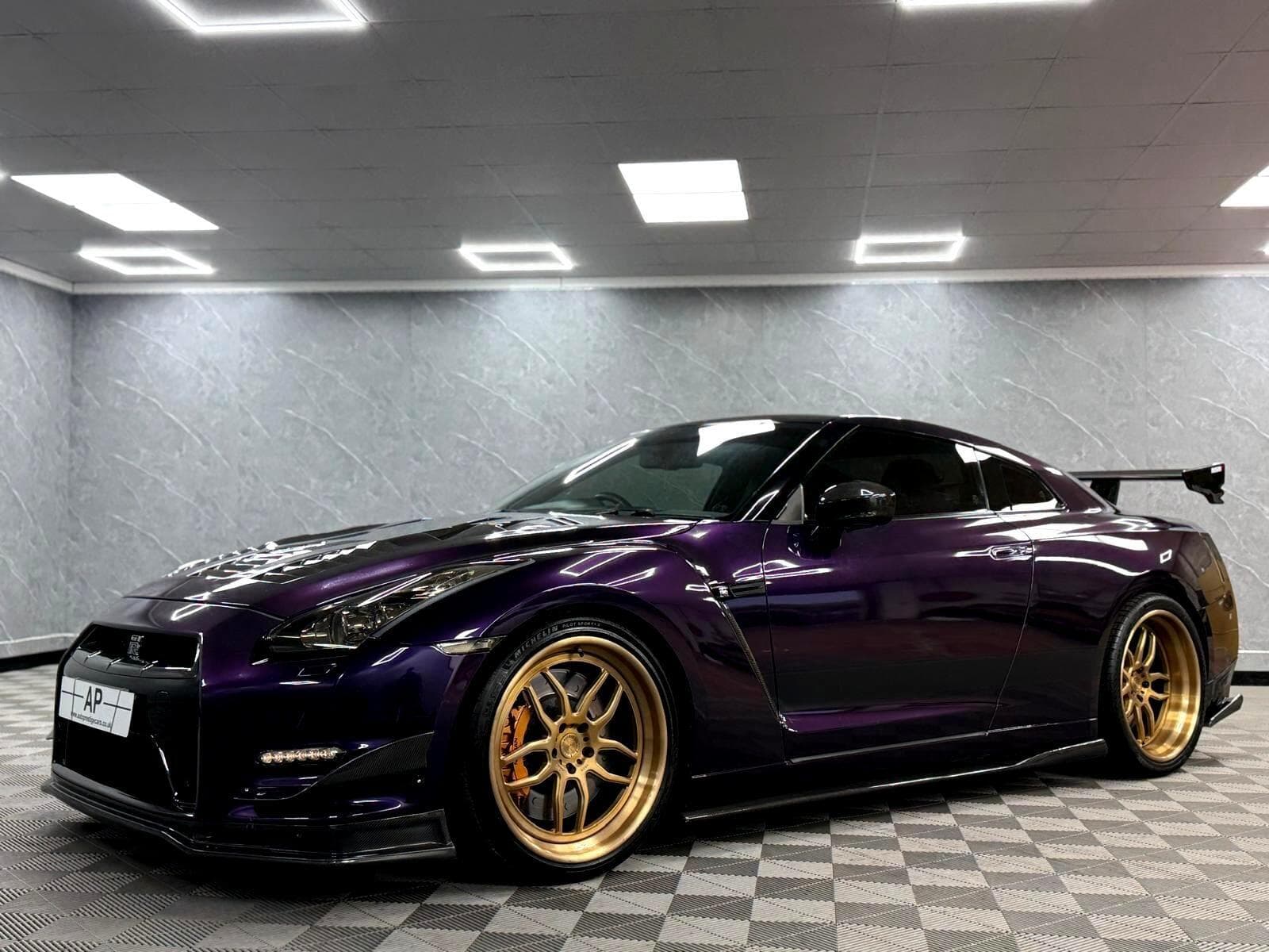 2011 Nissan GT-R - Thumbnail 24