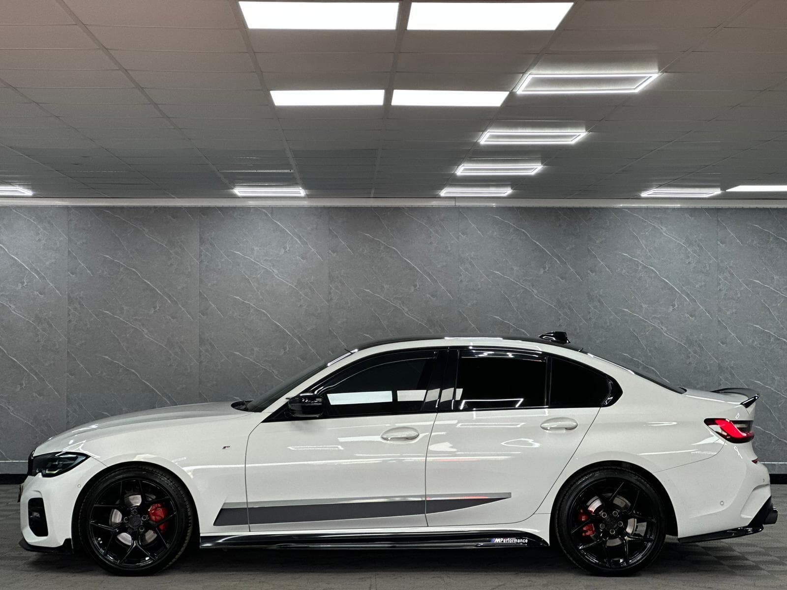 2020 BMW 3 Series - Thumbnail 14