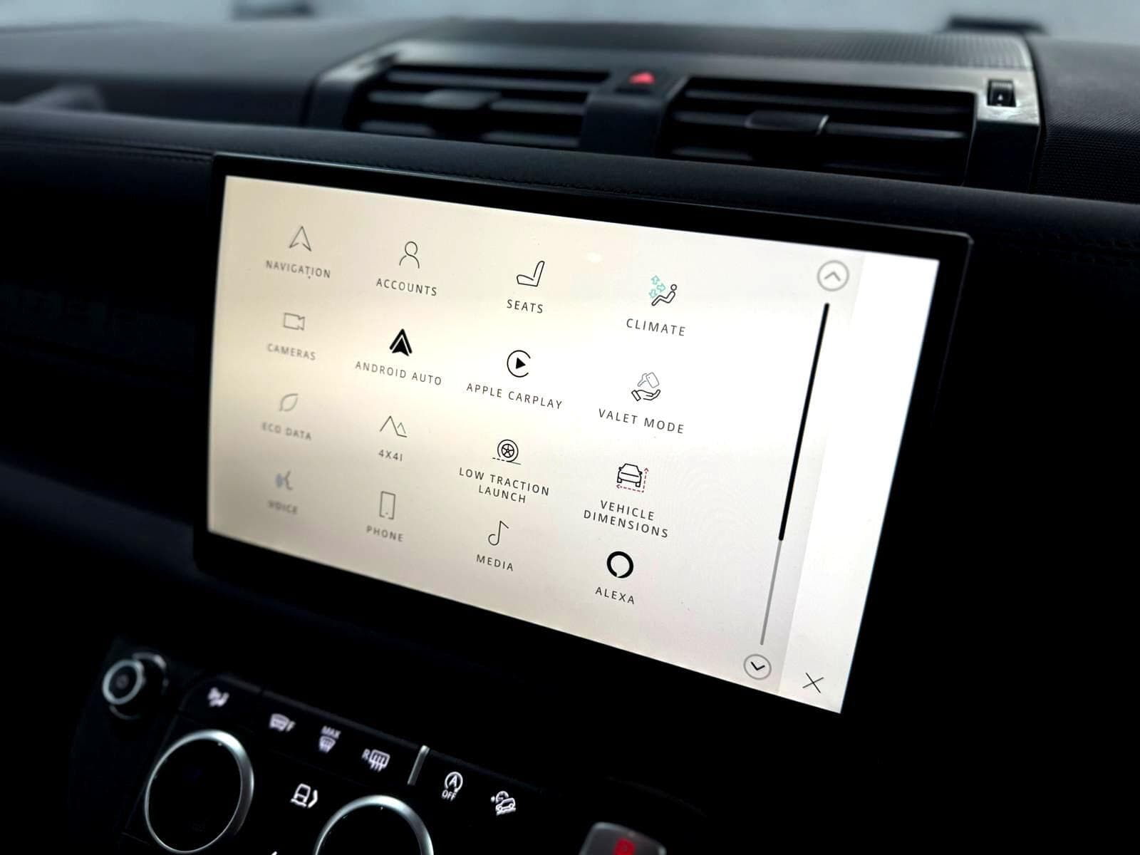 2025 Land Rover Defender 110 - Thumbnail 56