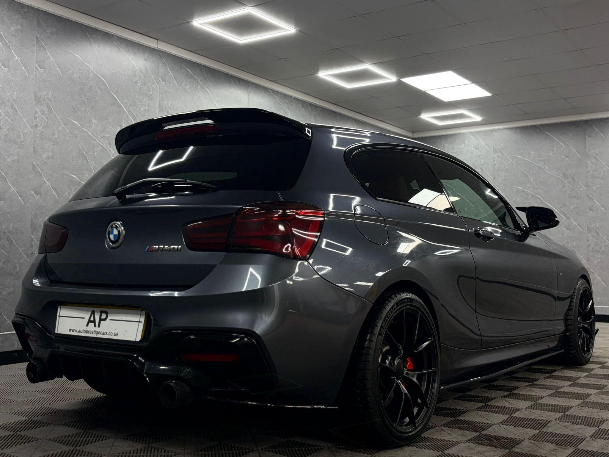 2016 BMW 1 Series - Thumbnail 38