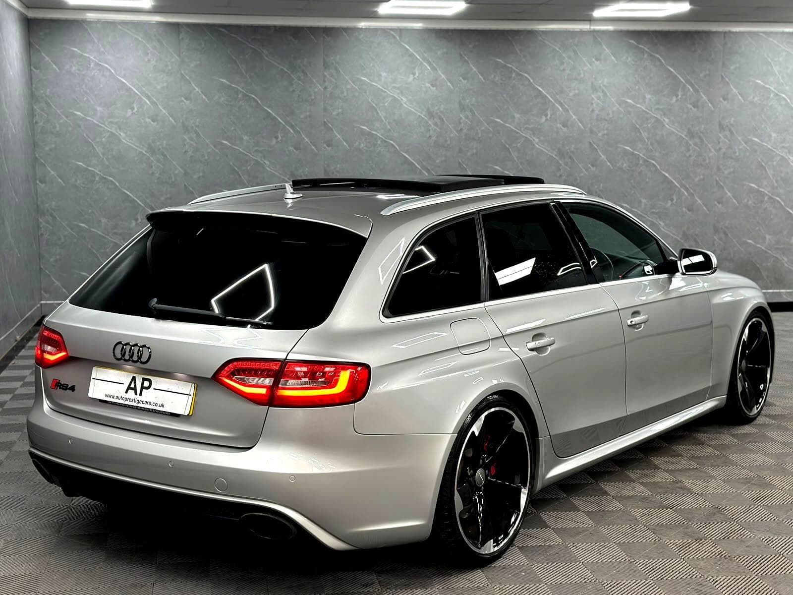 2015 Audi RS4 Avant - Thumbnail 5