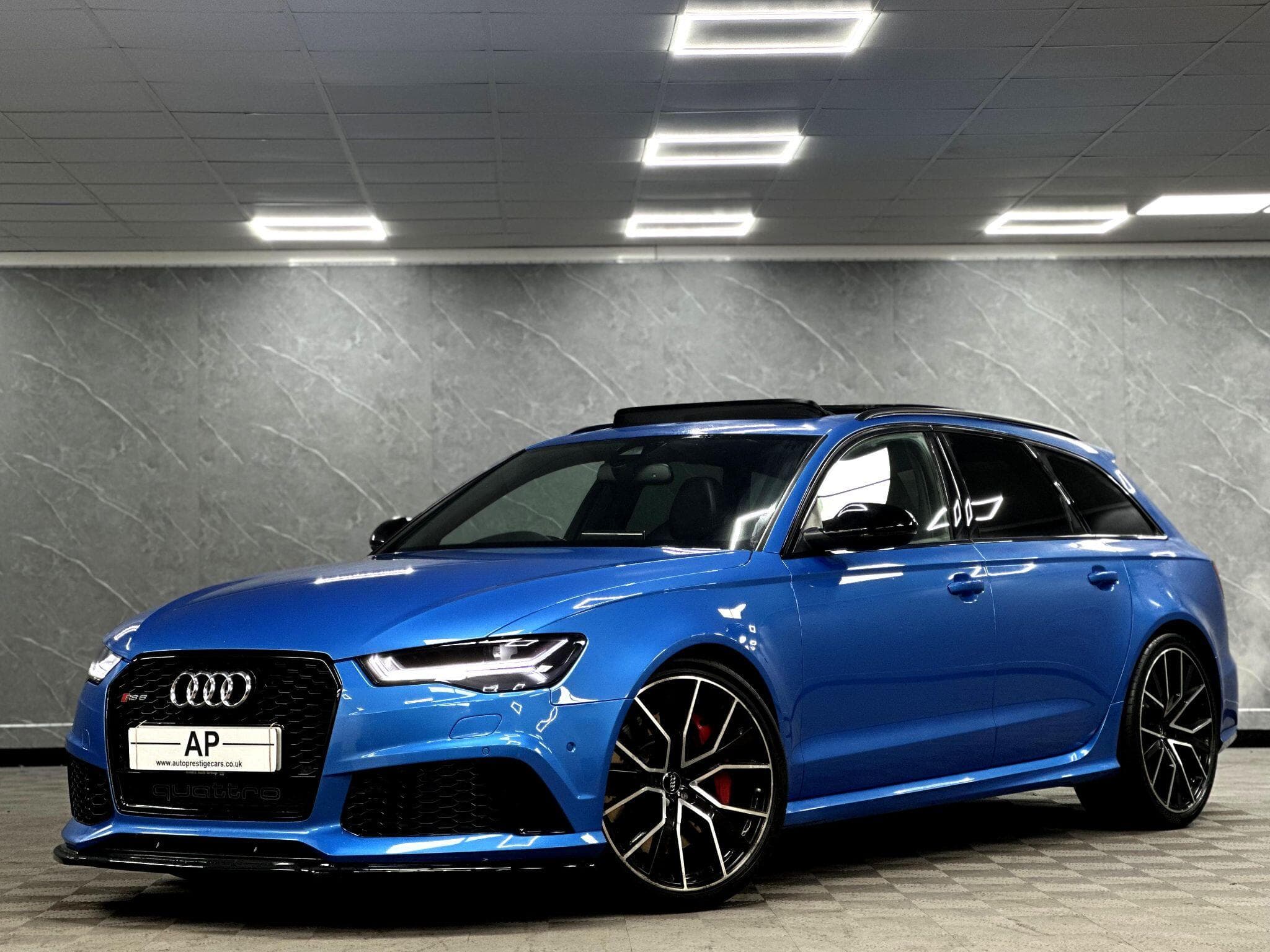 2017 Audi RS6 Avant - Thumbnail 2