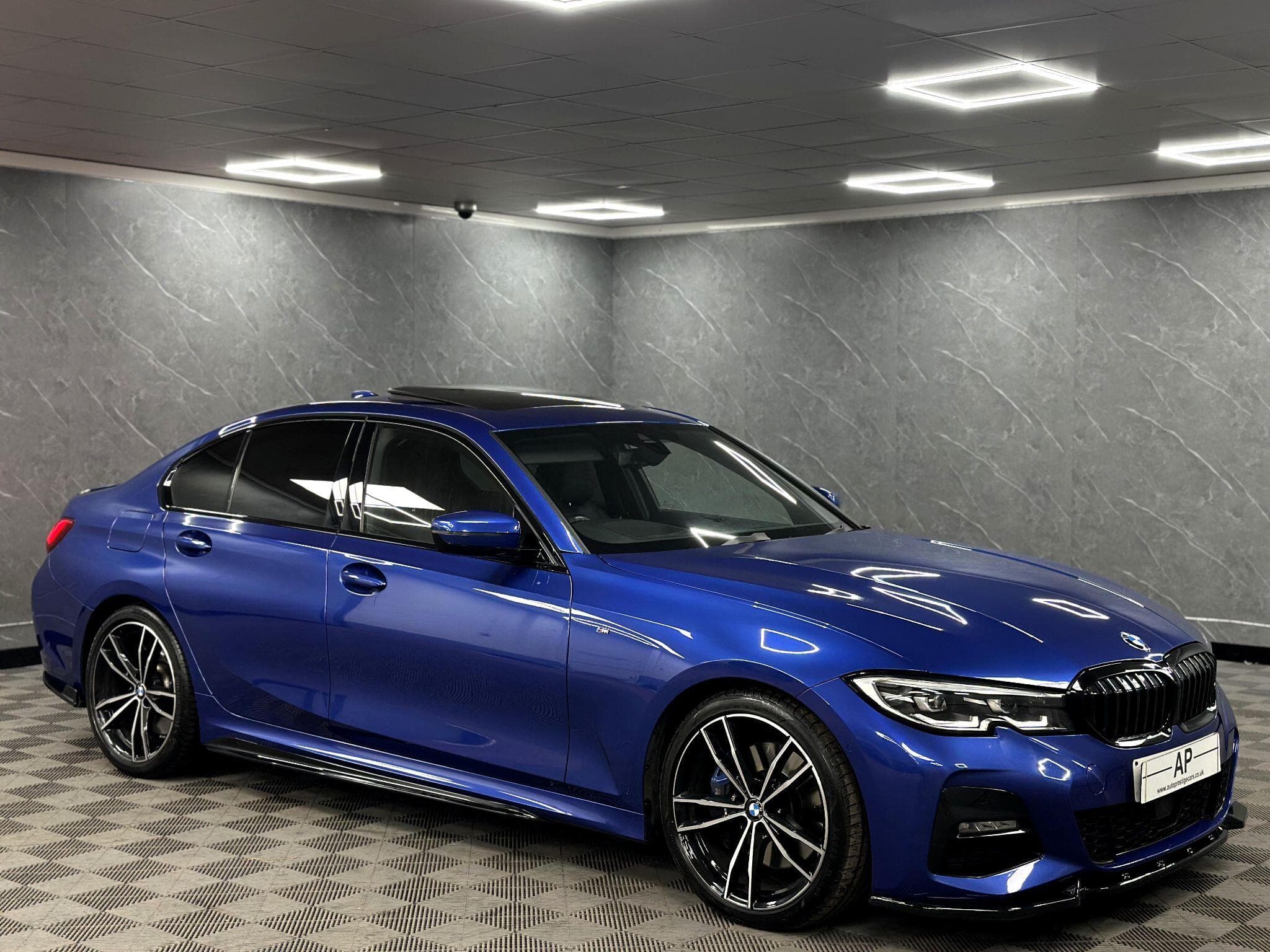 2019 BMW 3 Series - Thumbnail 3
