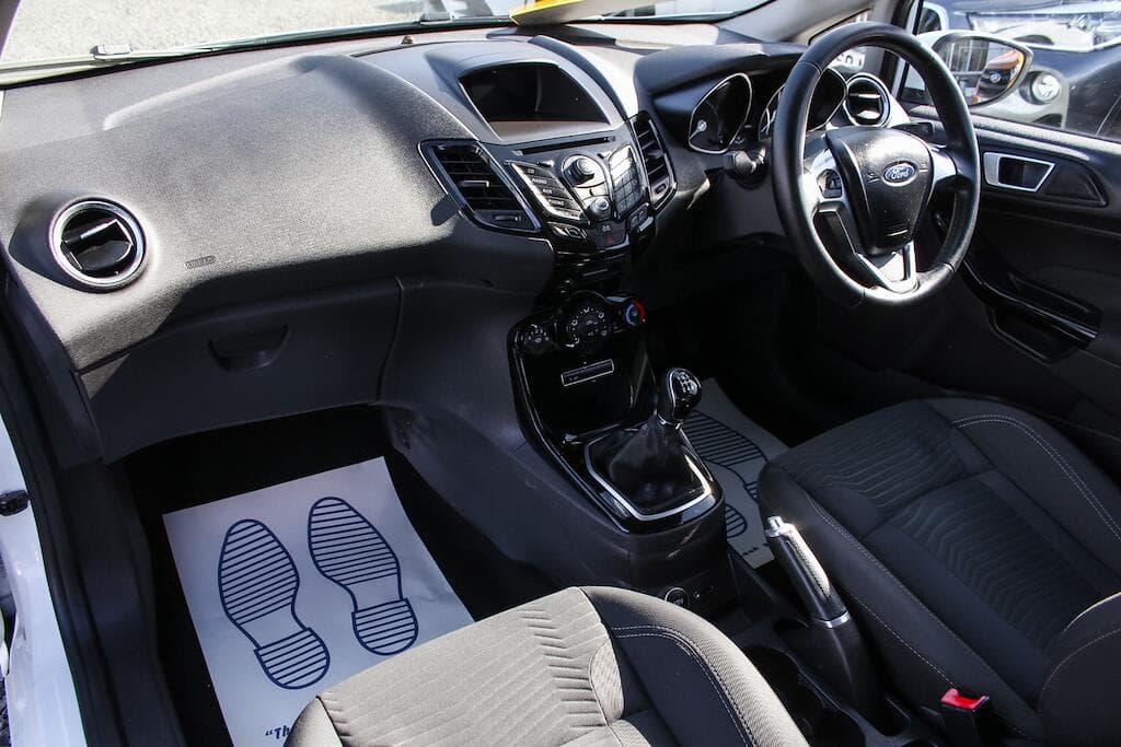 2014 Ford Fiesta - Thumbnail 20