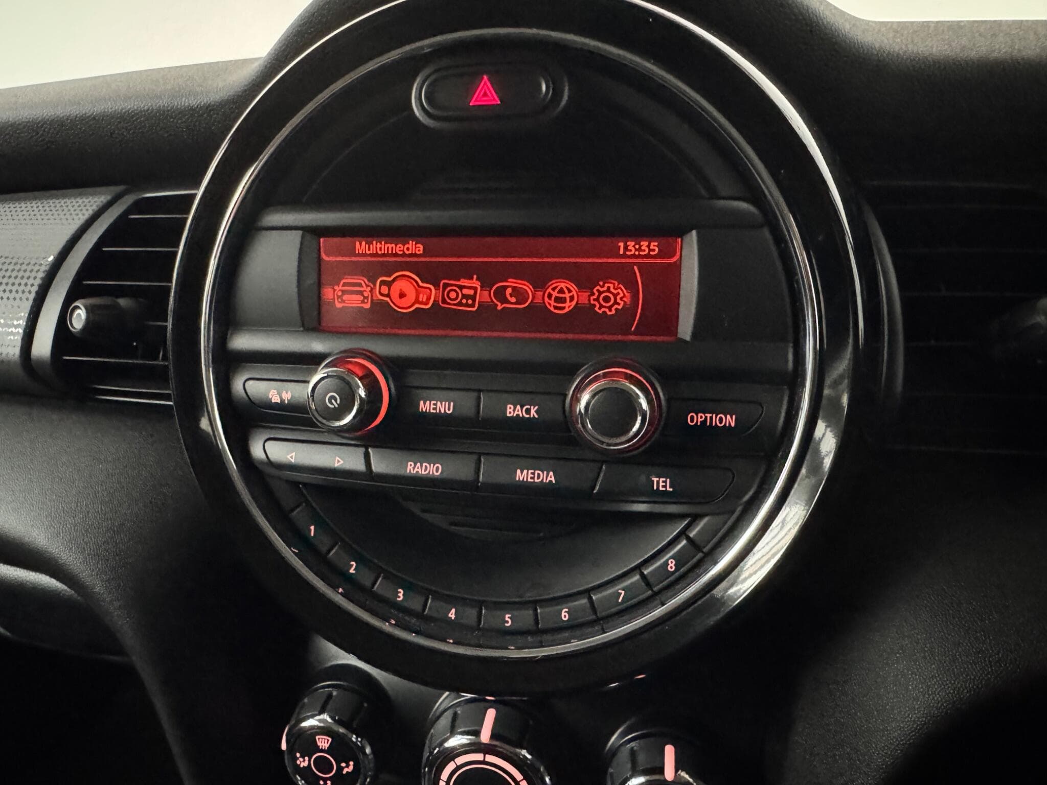 2015 MINI Hatch - Thumbnail 14