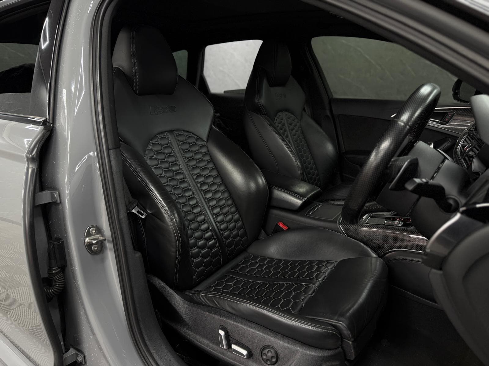 2016 Audi RS6 Avant - Thumbnail 66