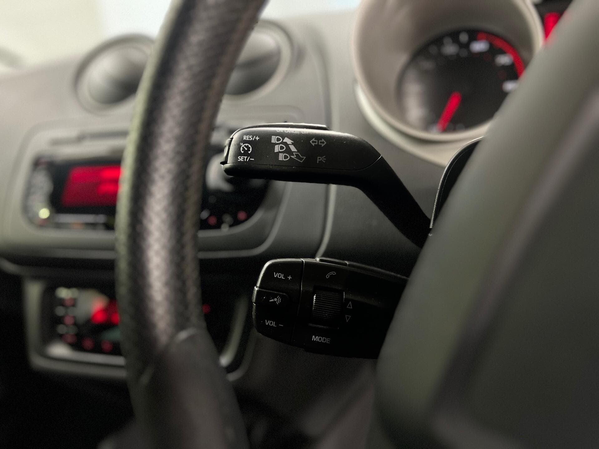 2011 SEAT Ibiza - Thumbnail 18