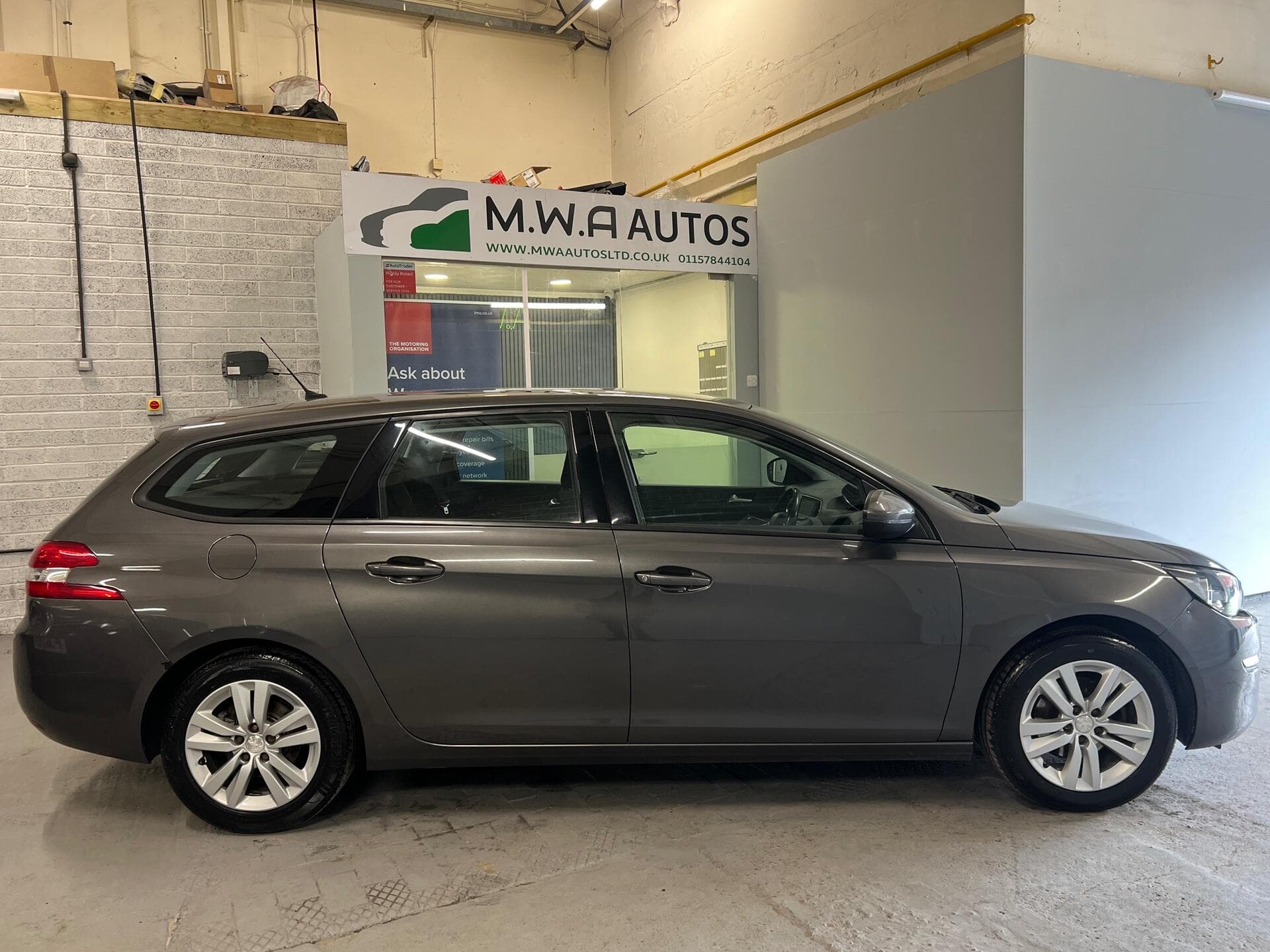 2017 Peugeot 308 SW - Thumbnail 7