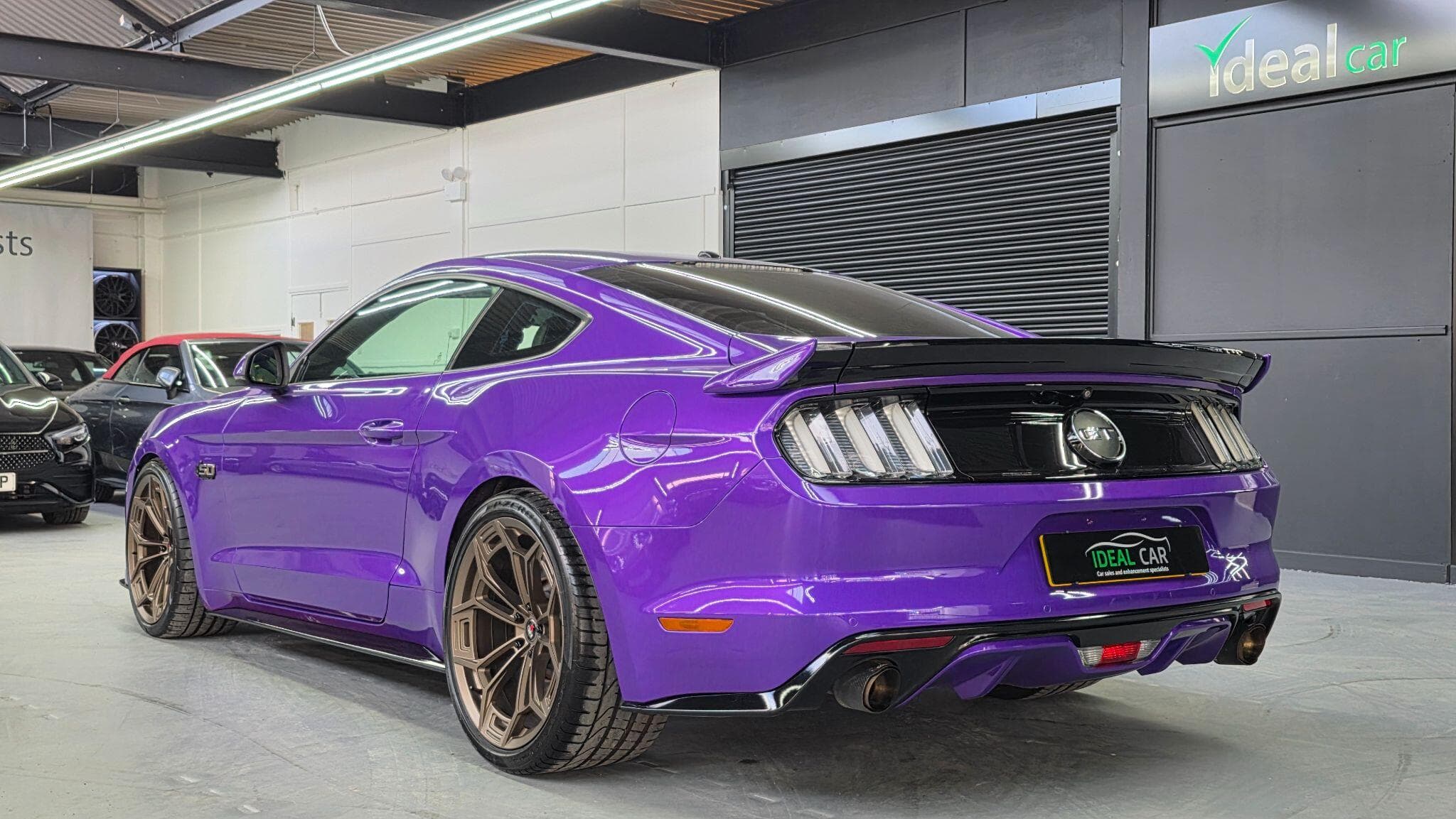 2018 Ford Mustang - Thumbnail 2