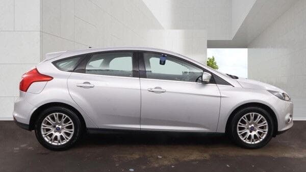 2012 Ford Focus - Thumbnail 5