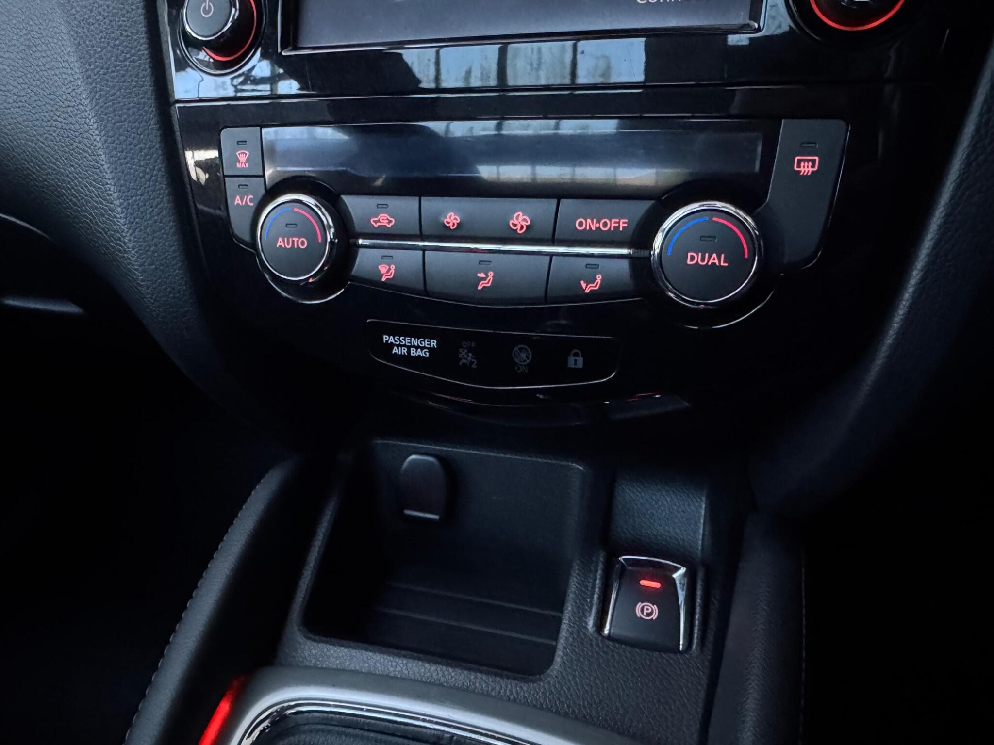 2015 Nissan Qashqai - Thumbnail 19