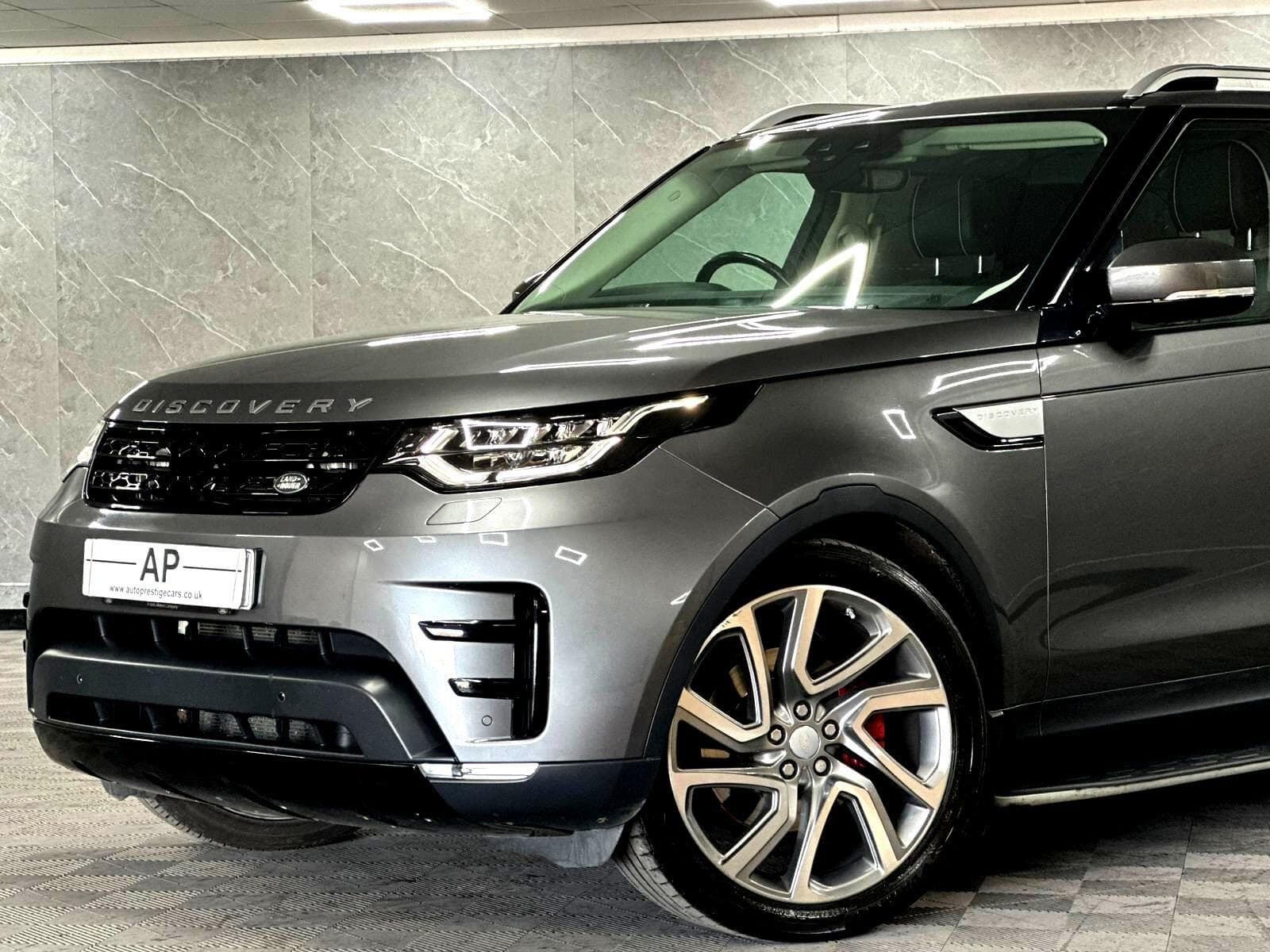 2017 Land Rover Discovery - Thumbnail 17