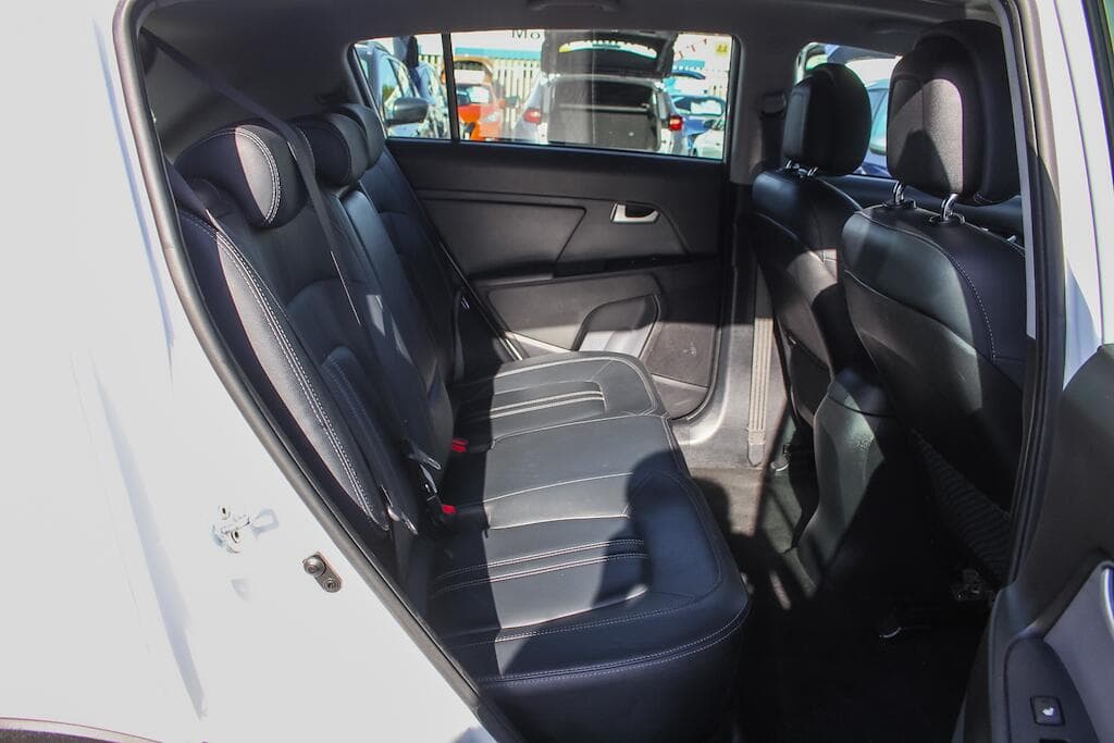 2015 Kia Sportage - Thumbnail 30