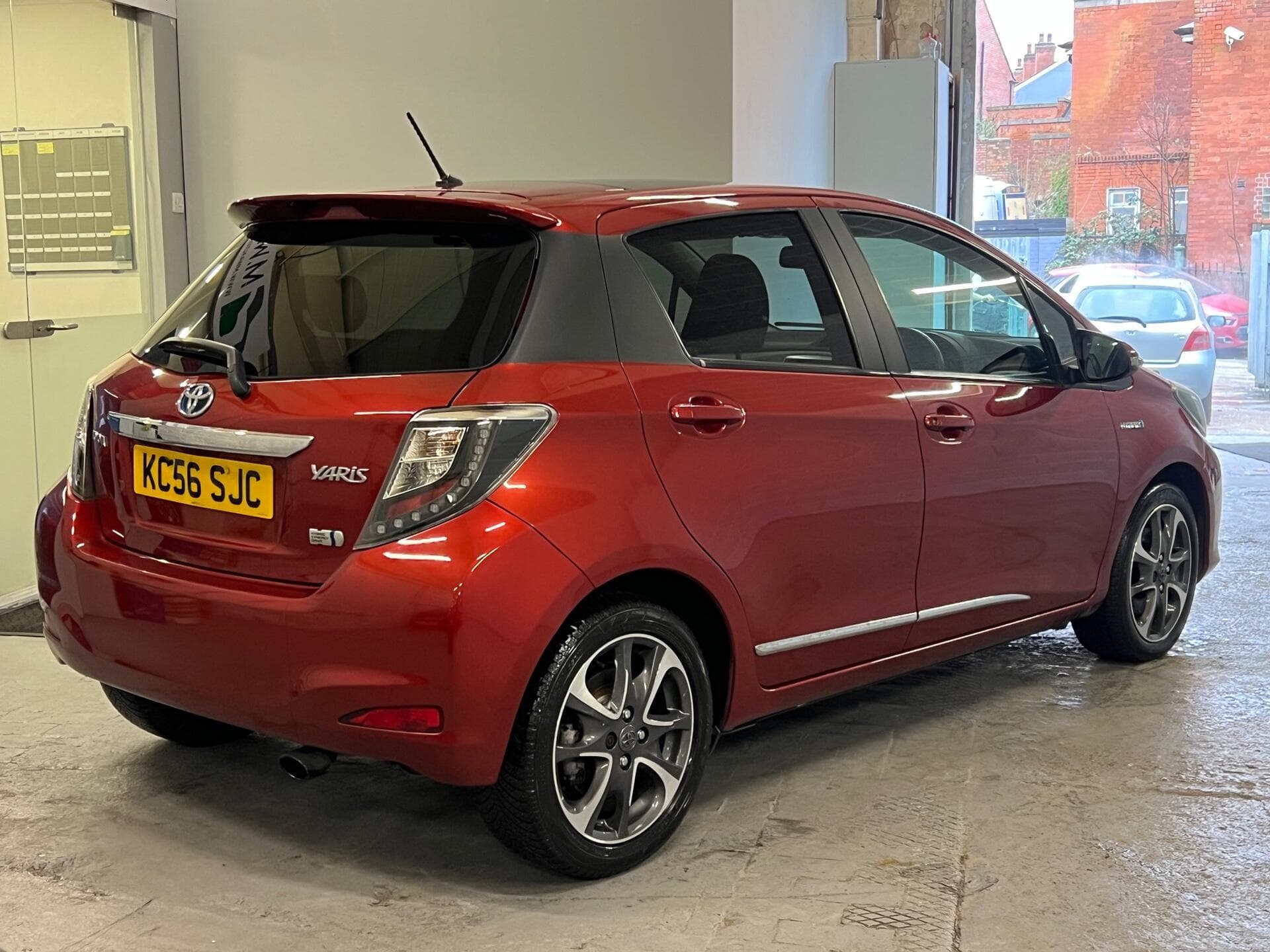 2014 Toyota Yaris - Thumbnail 9