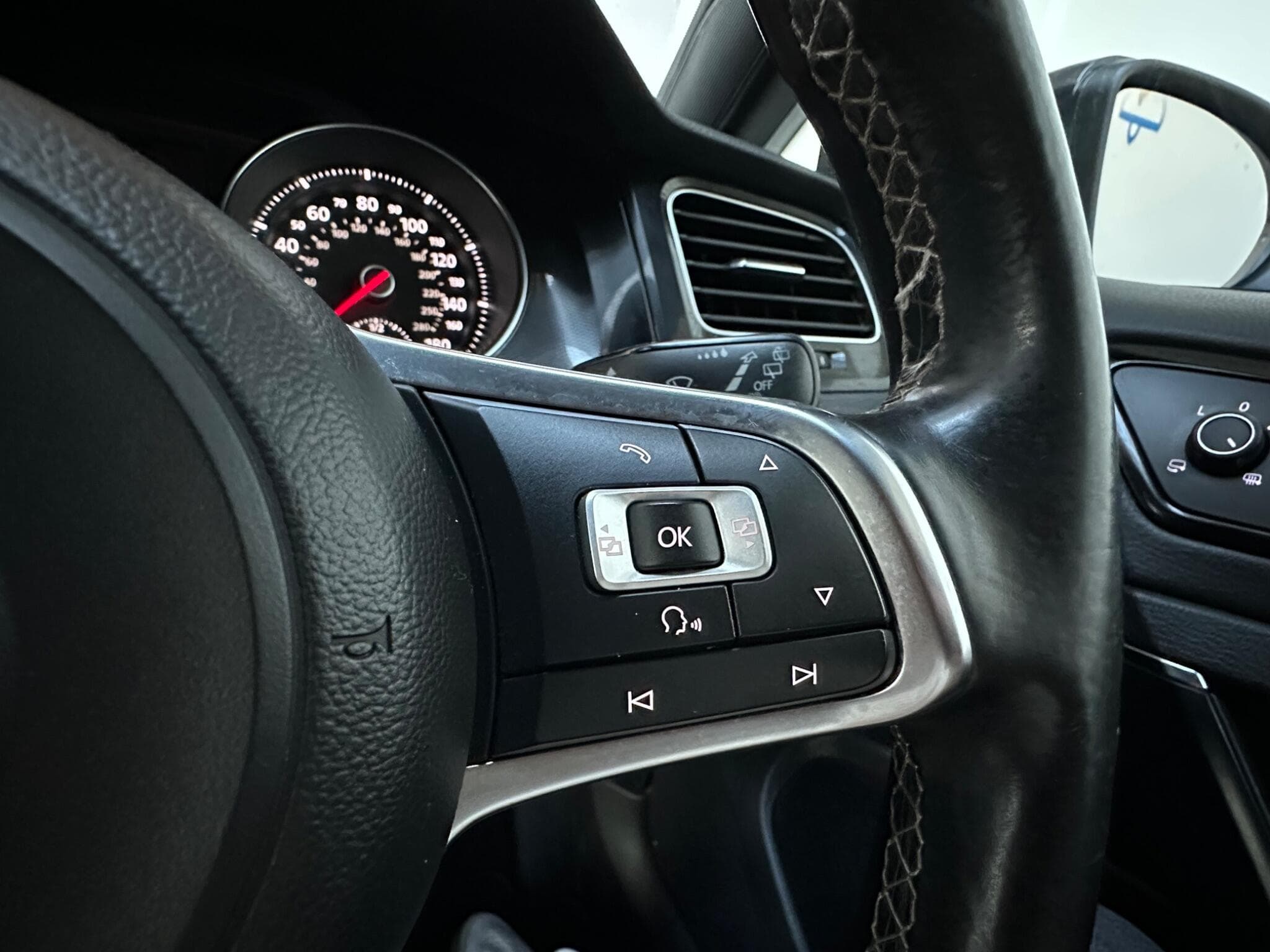 2015 Volkswagen Golf - Thumbnail 16