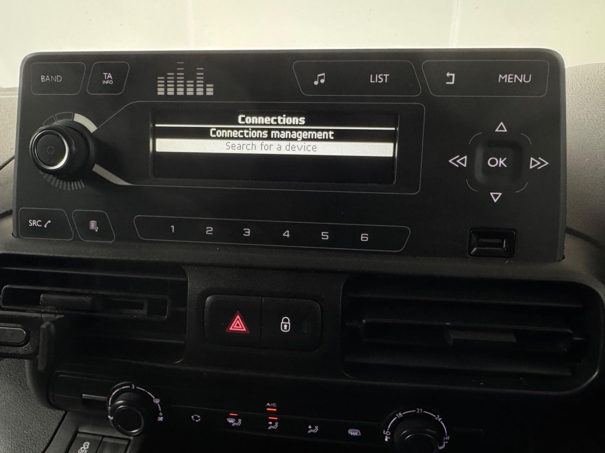 2019 Vauxhall Combo - Thumbnail 11