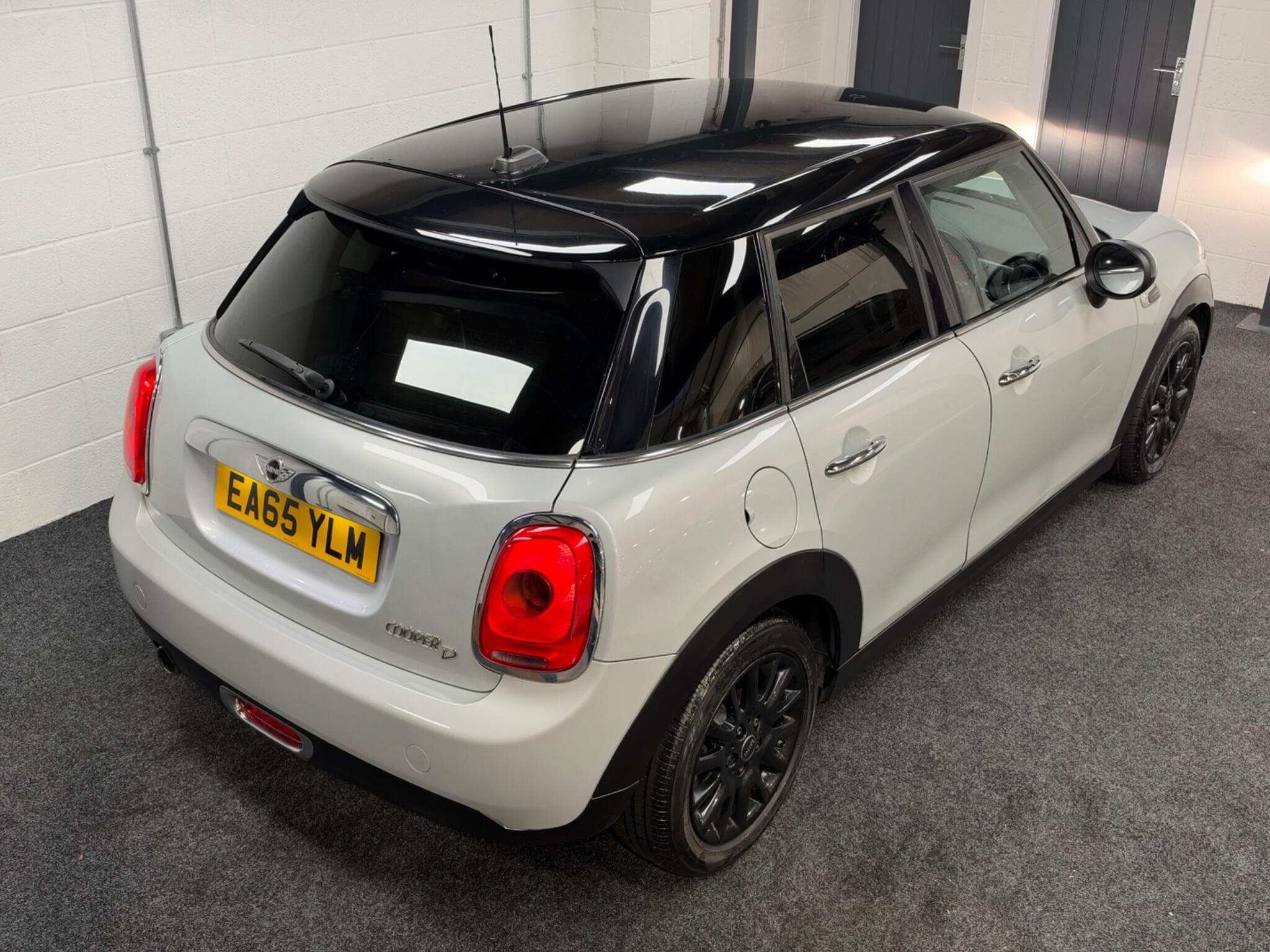2015 MINI Hatch - Thumbnail 11